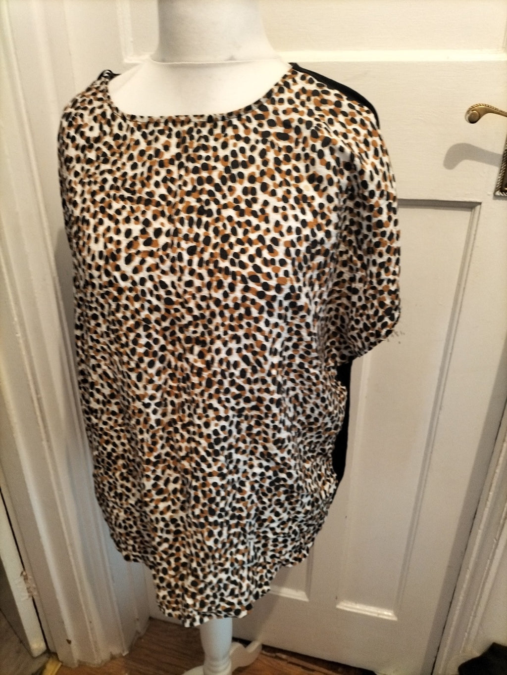 Tu 24 Leopard Print Short Sleeve Blouse
