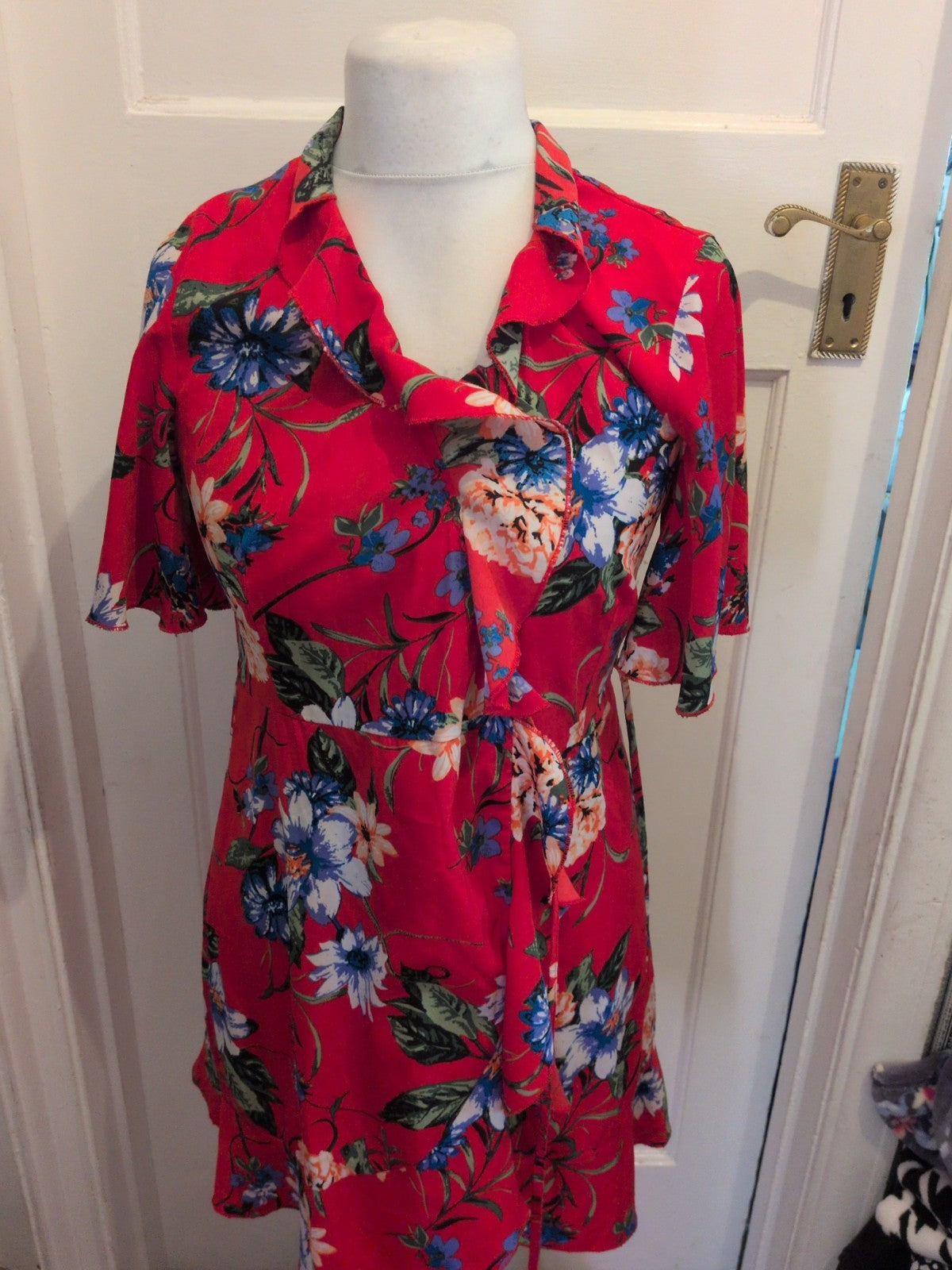 Prettylittlething 14 Red Floral Short Sleeve Knee Length Dress