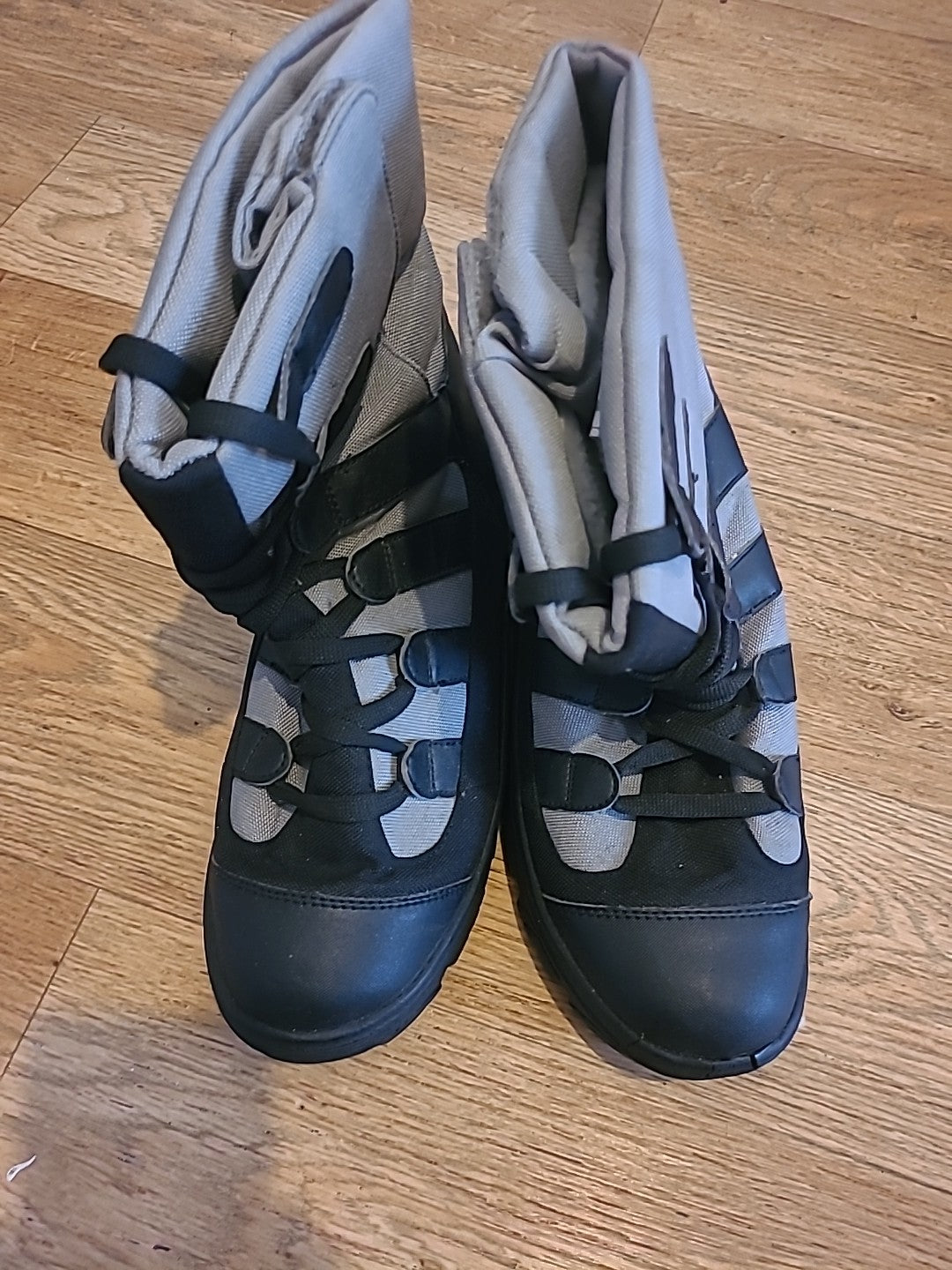Mens Size Uk 7-8 Grey Walking Boots
