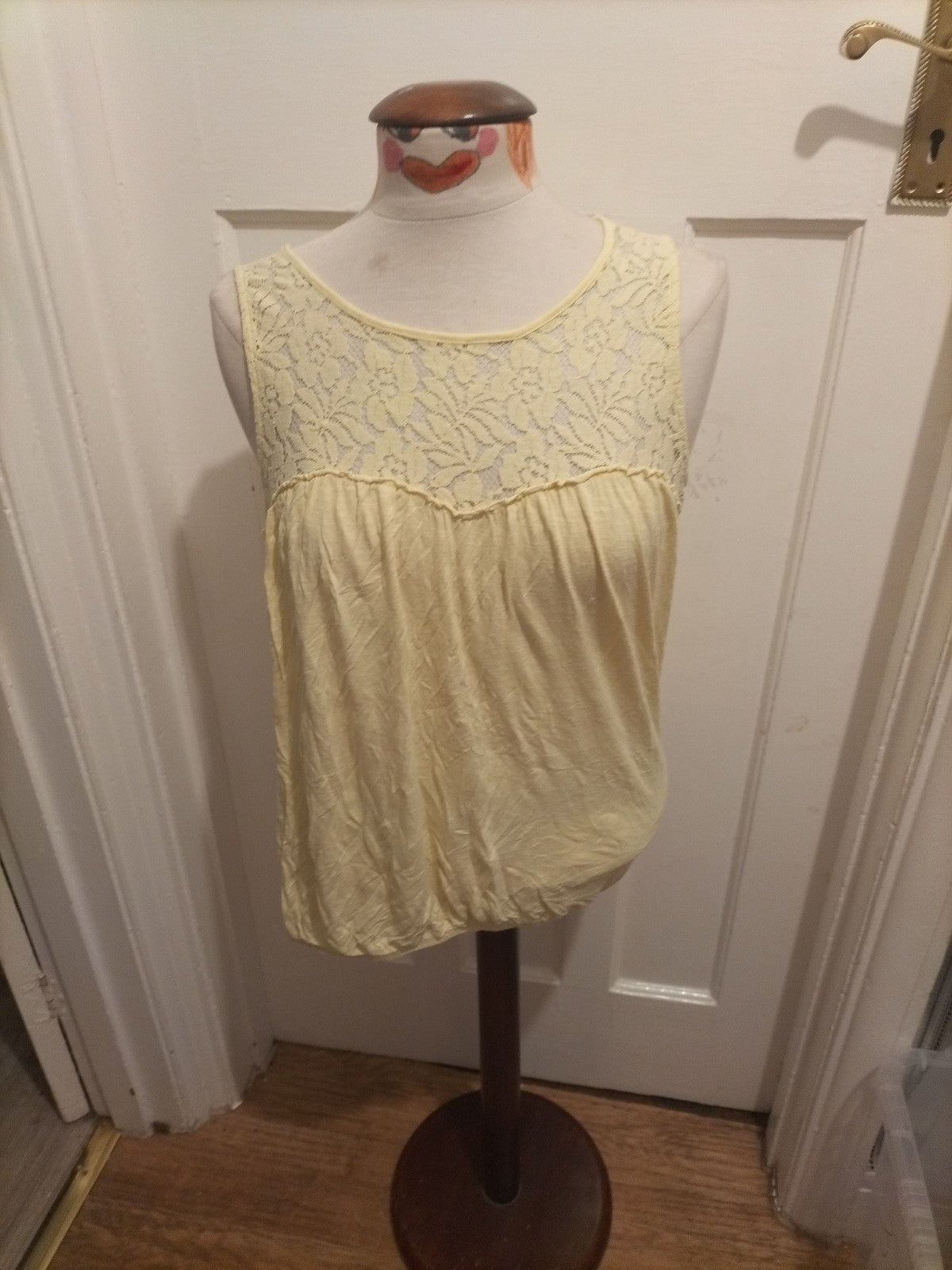 Ladies Dorothy Perkins Size 12 Yellow Sleeveless Tshirt