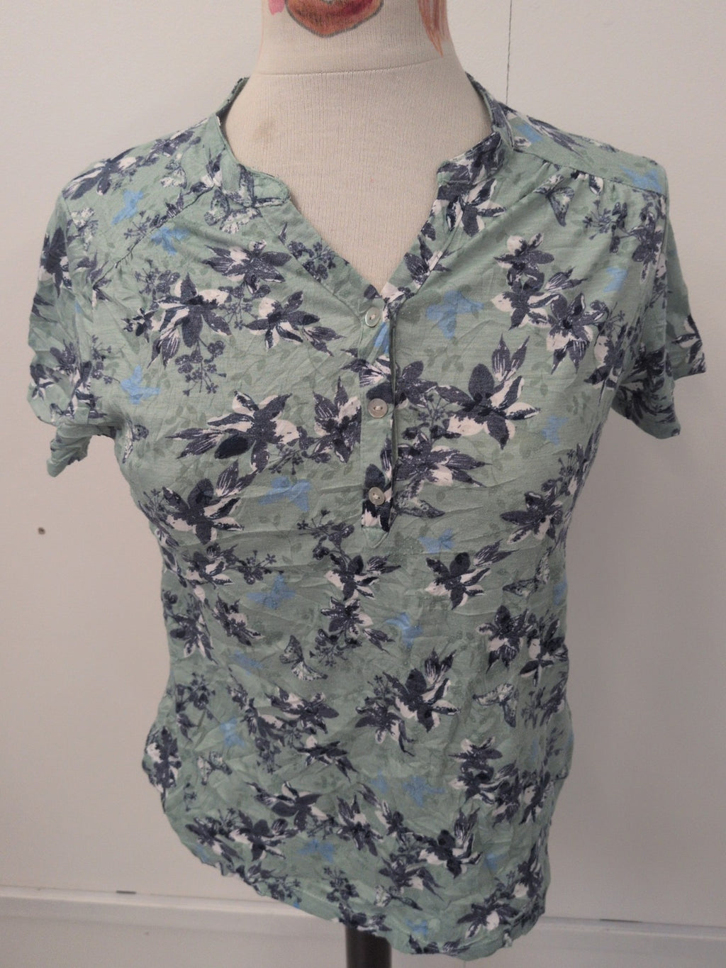 Ladies Bonmarche Size 12 Green Floral Short Sleeve T-shirt