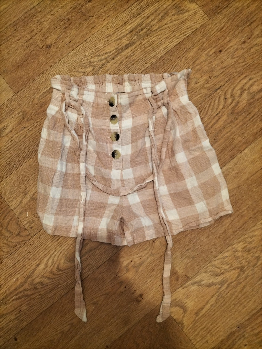 Ladies Primark Size 6 Beige And Cream Check Shorts