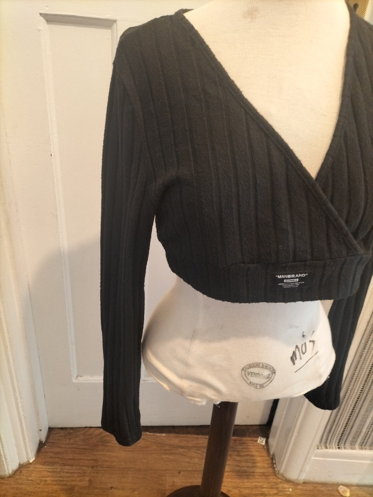 Ladies Manbrand Size Large Black Ribbed Long Sleeved Crop Top With Black Ribbed