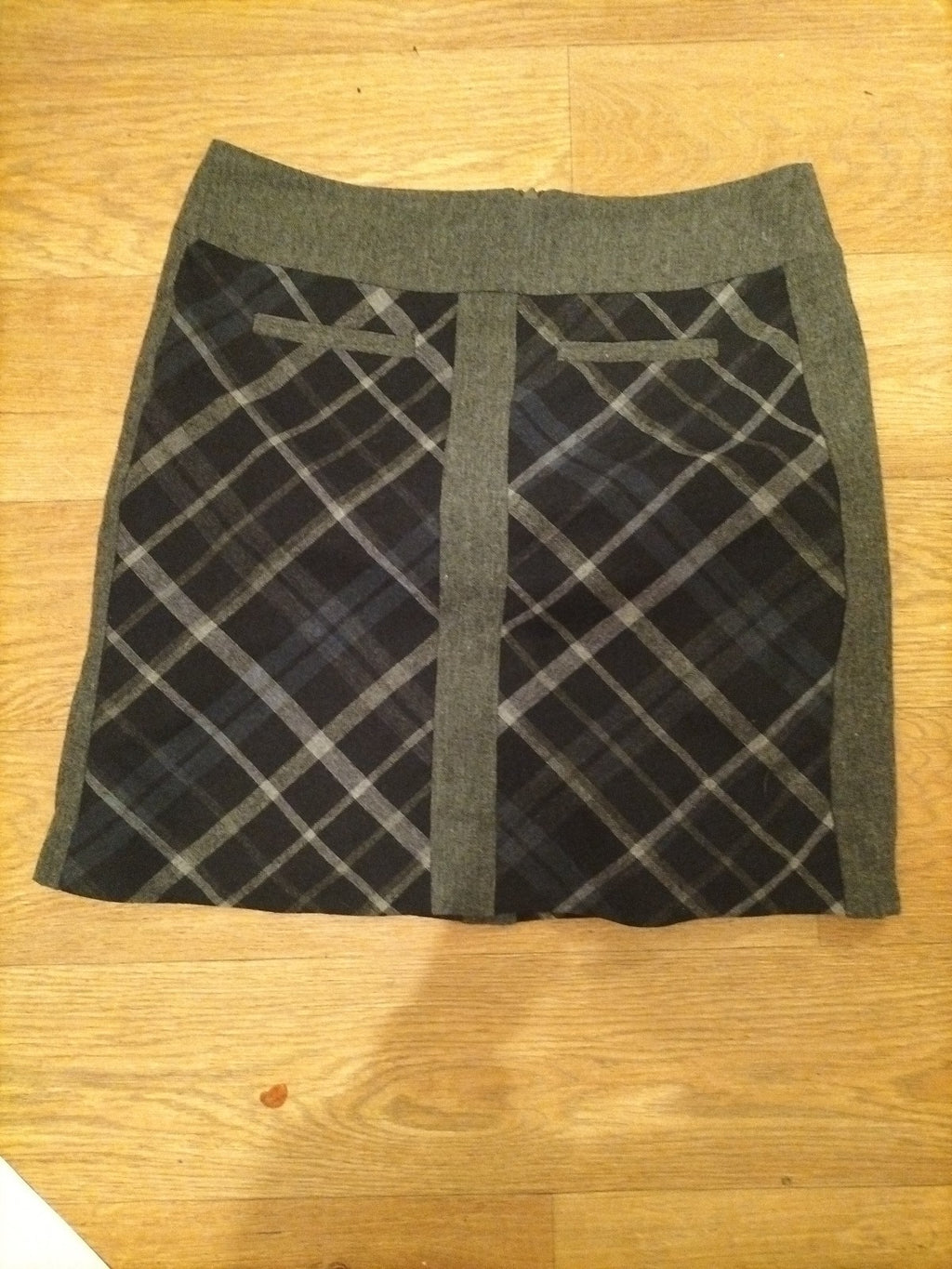 Ladies Autograph Size 10 Grey And Navy Check Lined Skirt