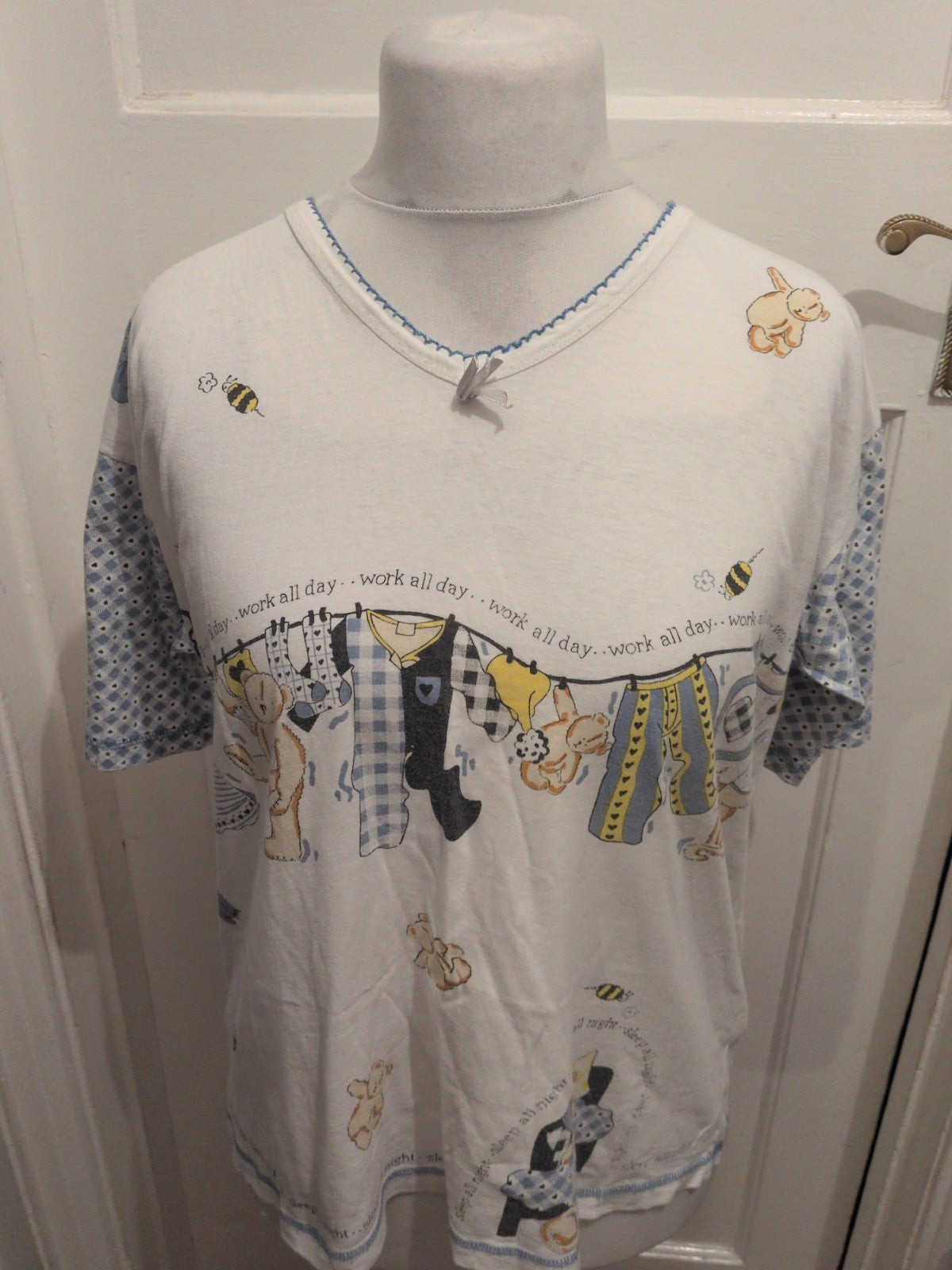 Ladies Size 10-12 Blue And White Short Sleeve Patterned Pyjama Top