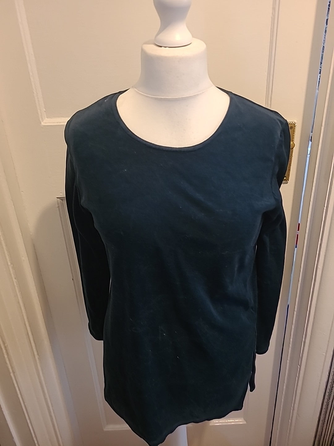 Ladies Bonmarche Size Medium Green Velvet Style Long Sleeved Blouse