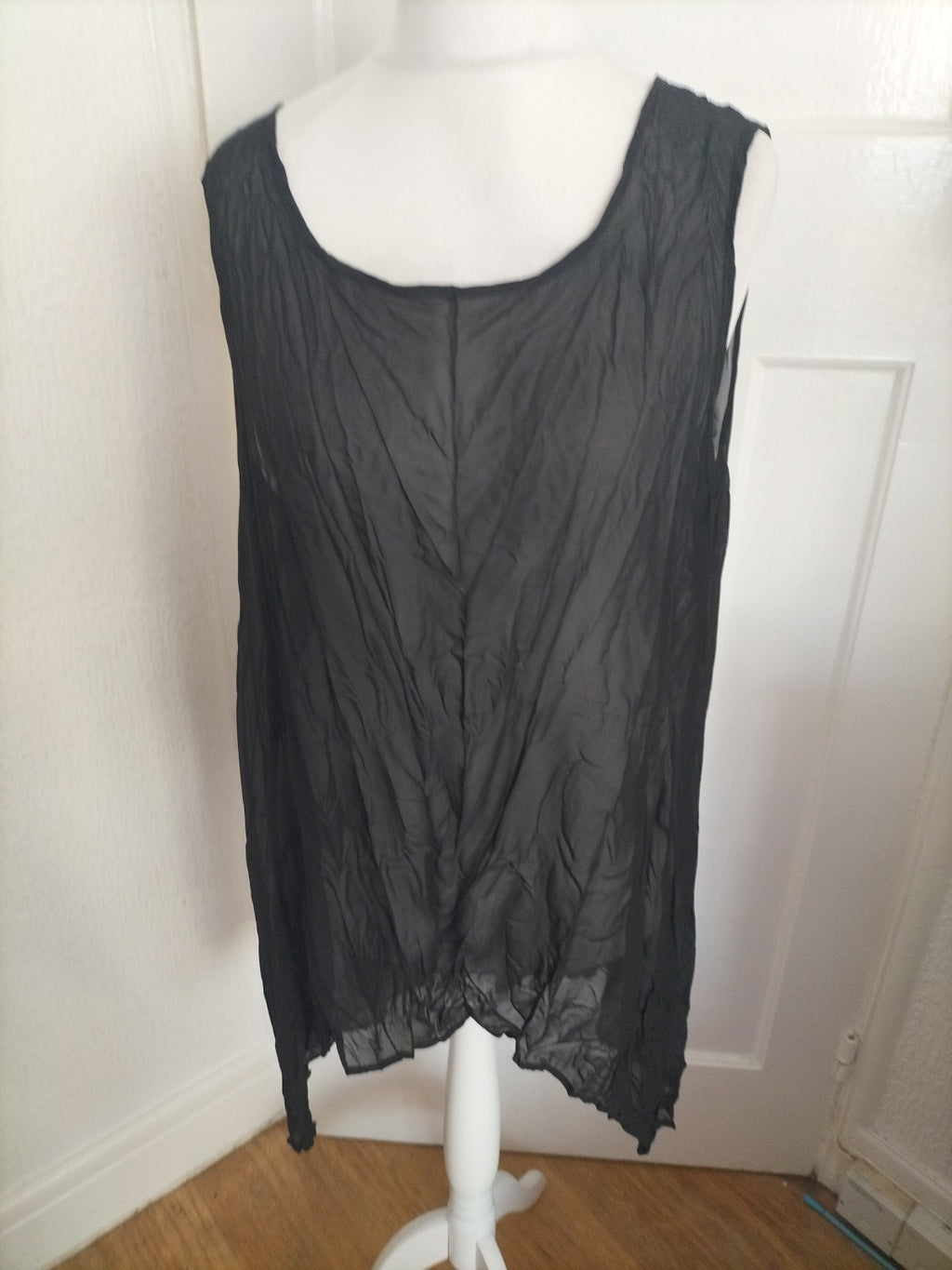 Ladies Size XL Black Semi See Through Sleeveless Longline Blouse