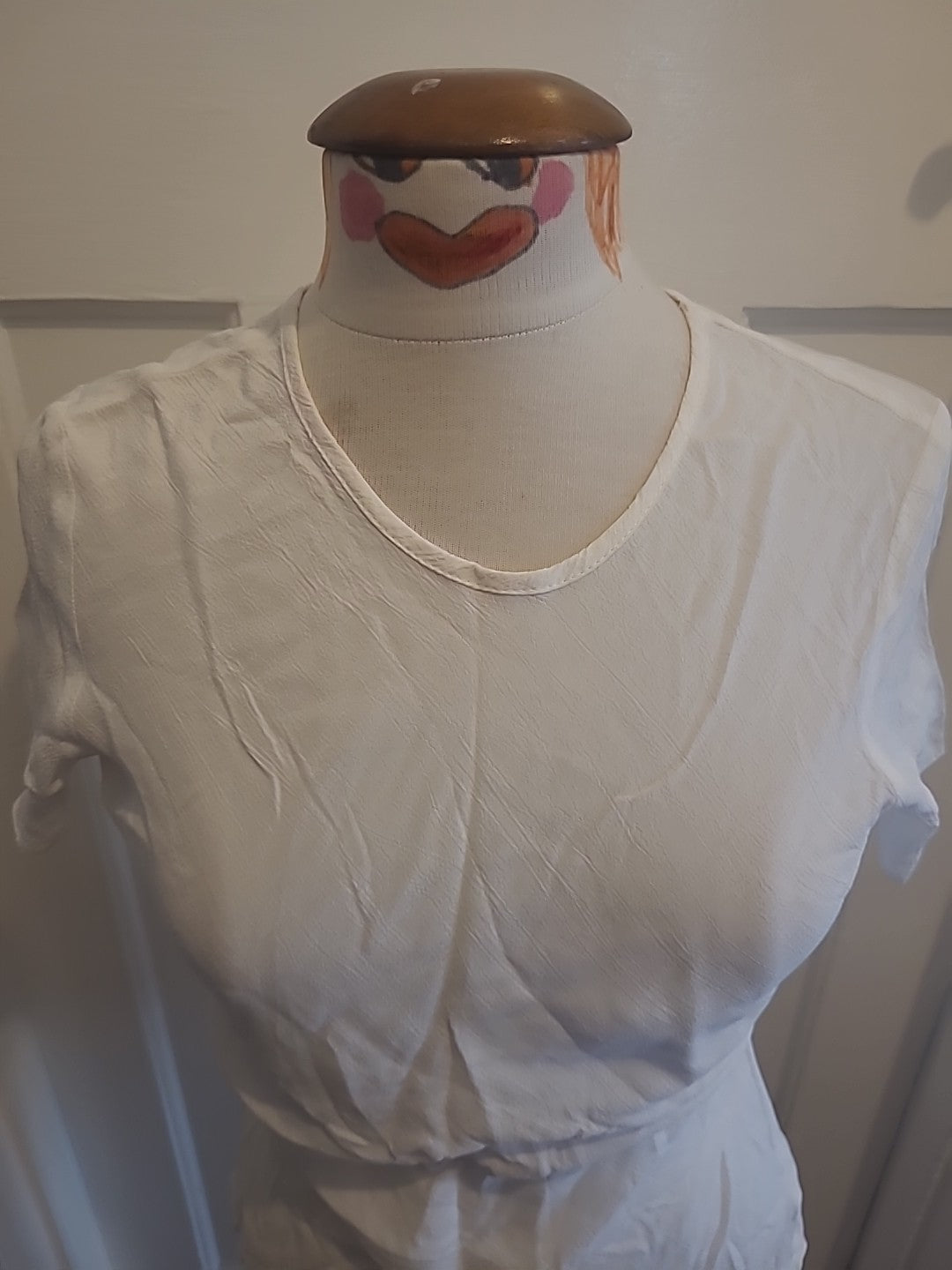 Ladies Size S/M White Short Sleeved Tshirt