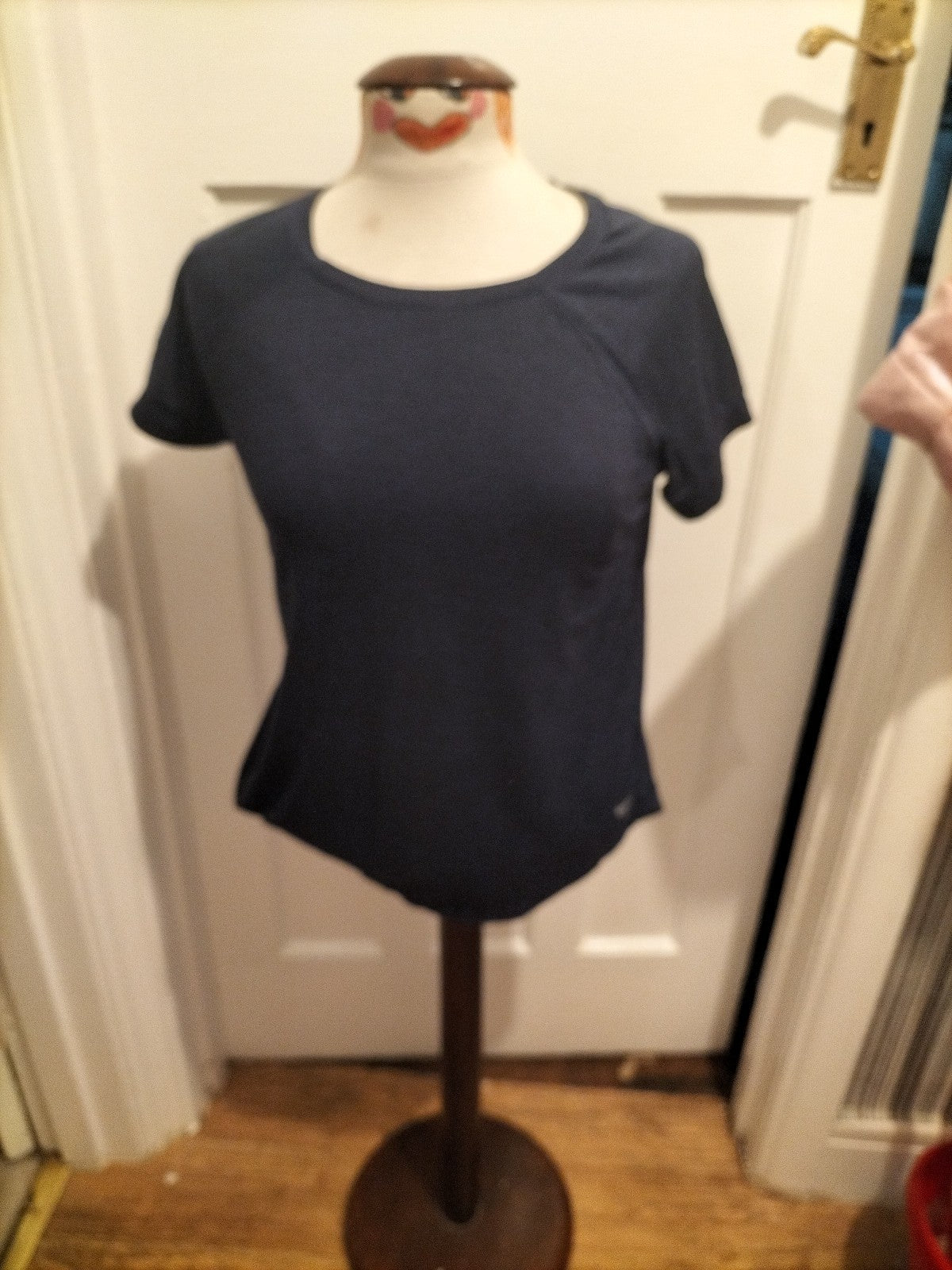 Ladies Reebok Size Small Navy Short Sleeved Tshirt