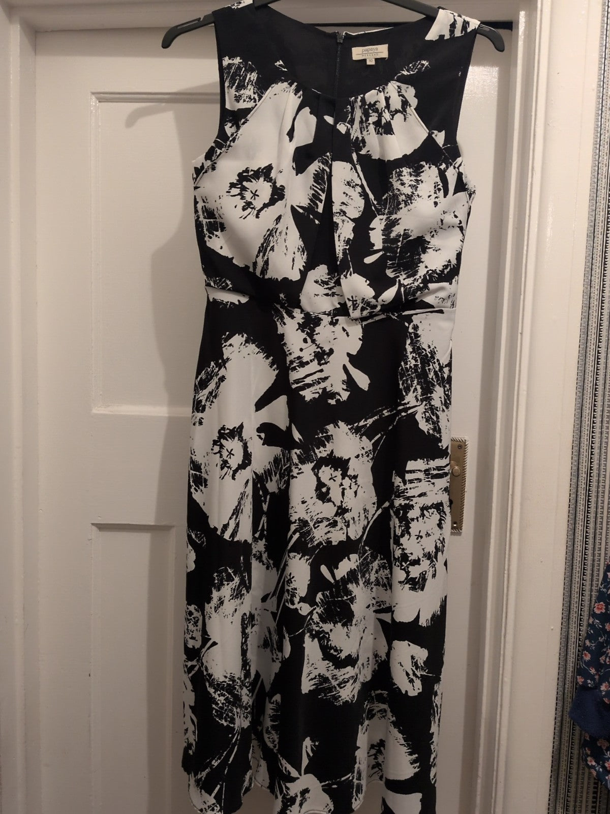 Papaya Weekend 10 Black And White Floral Lined Long Dresss
