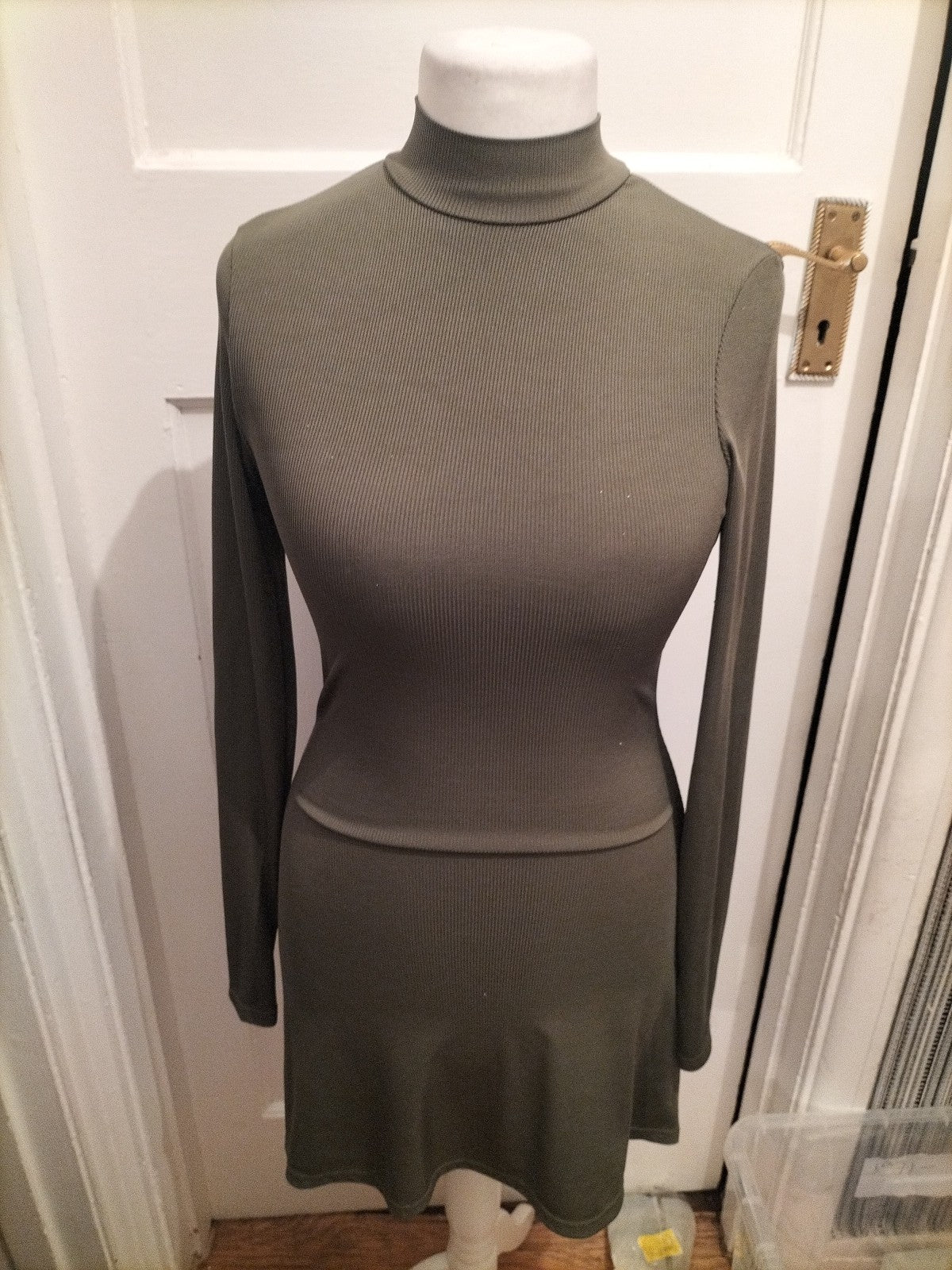 Ladies Cider Size M Green Ribbed Long Sleeved Pencil Dress