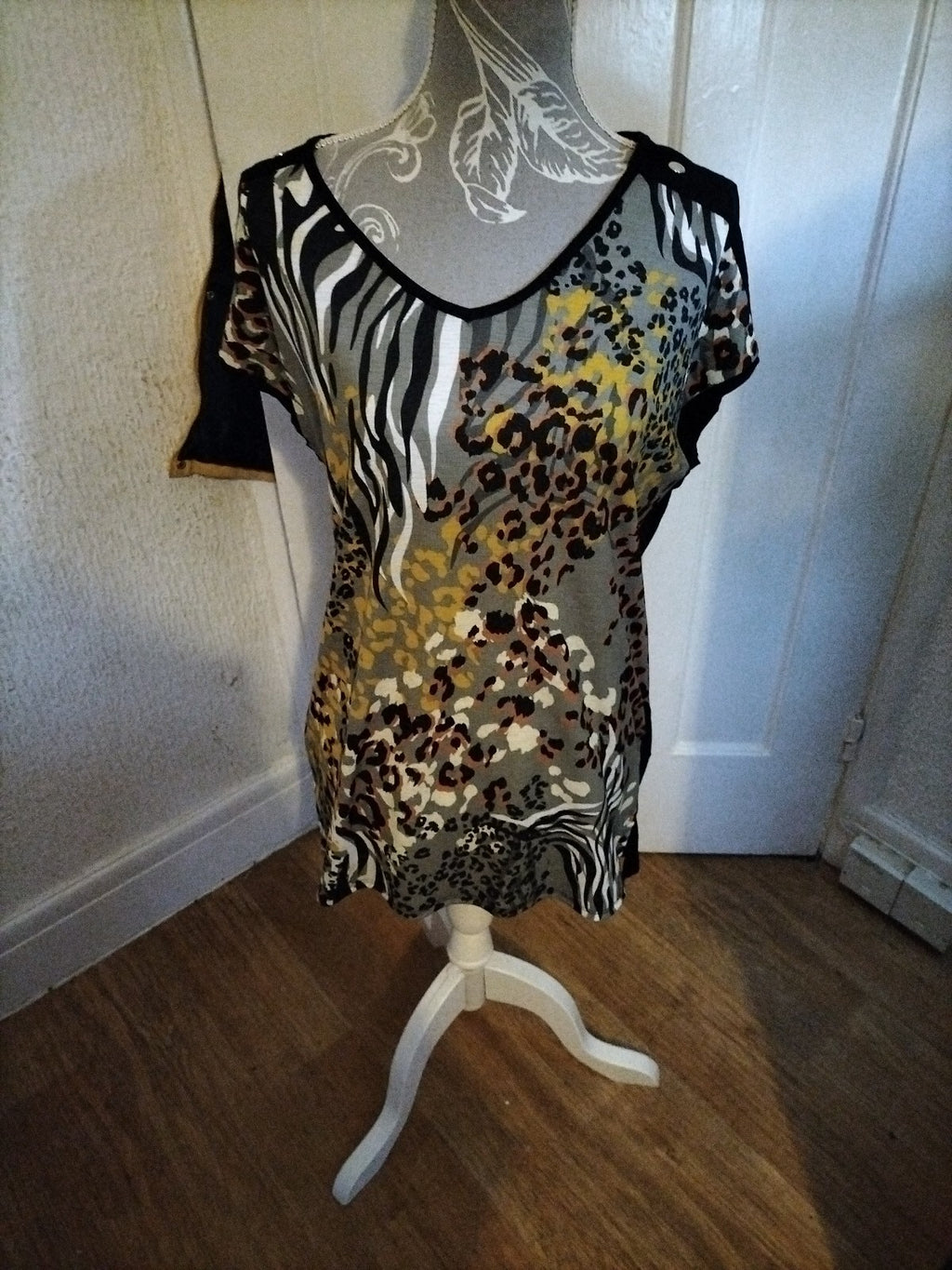 Ladies Bonmarche Size 12 Multi Floral Short Sleeved Blouse