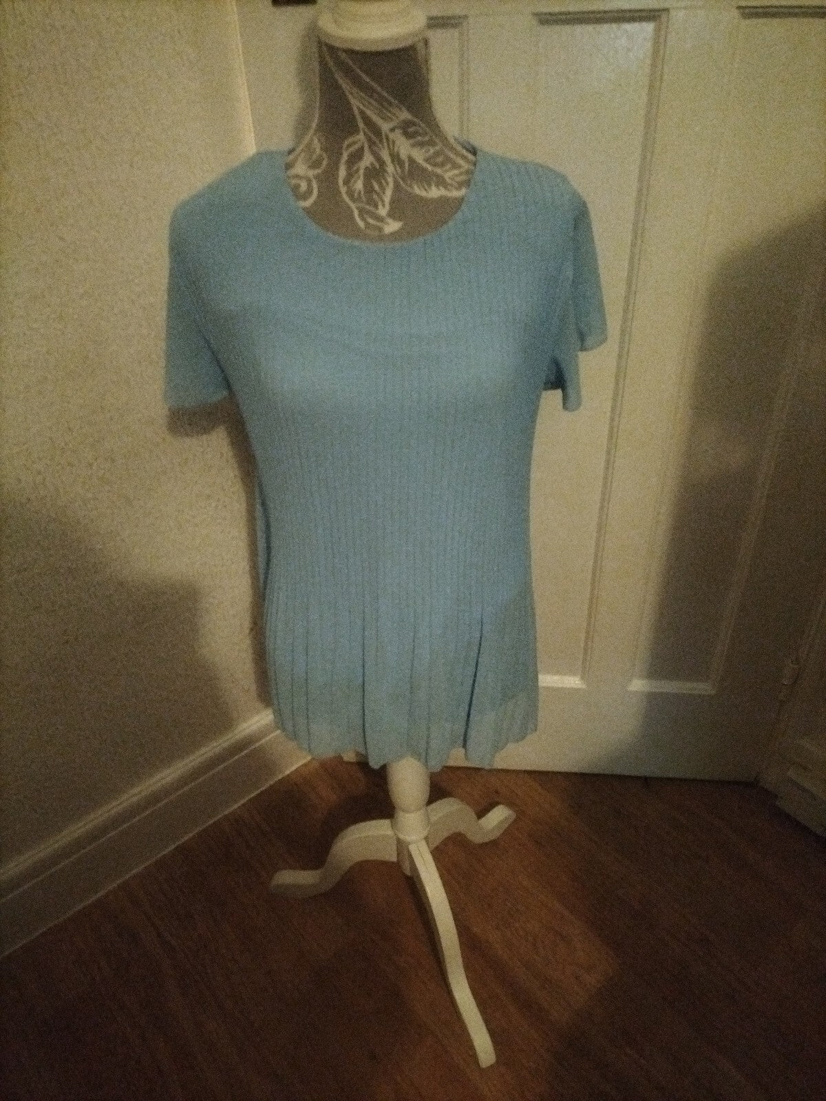 Ladies Size 8 Pale Blue Short Sleeved Lined Blouse