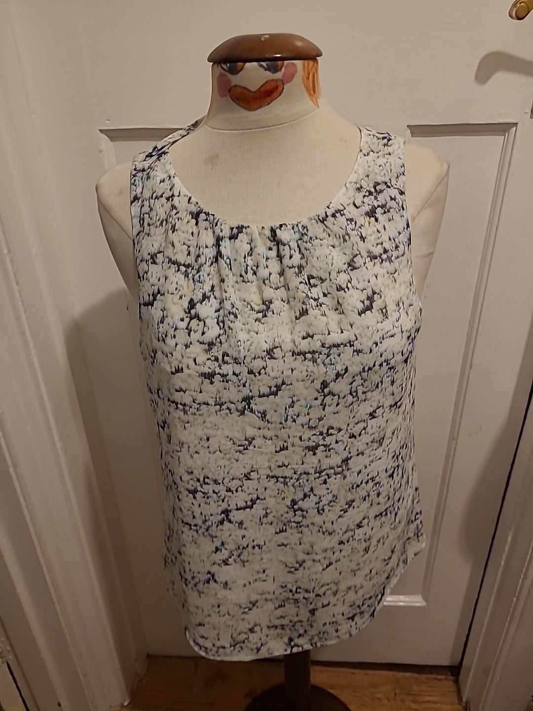 Ladies Size 8 H&M Sleeveless Top Grey/white