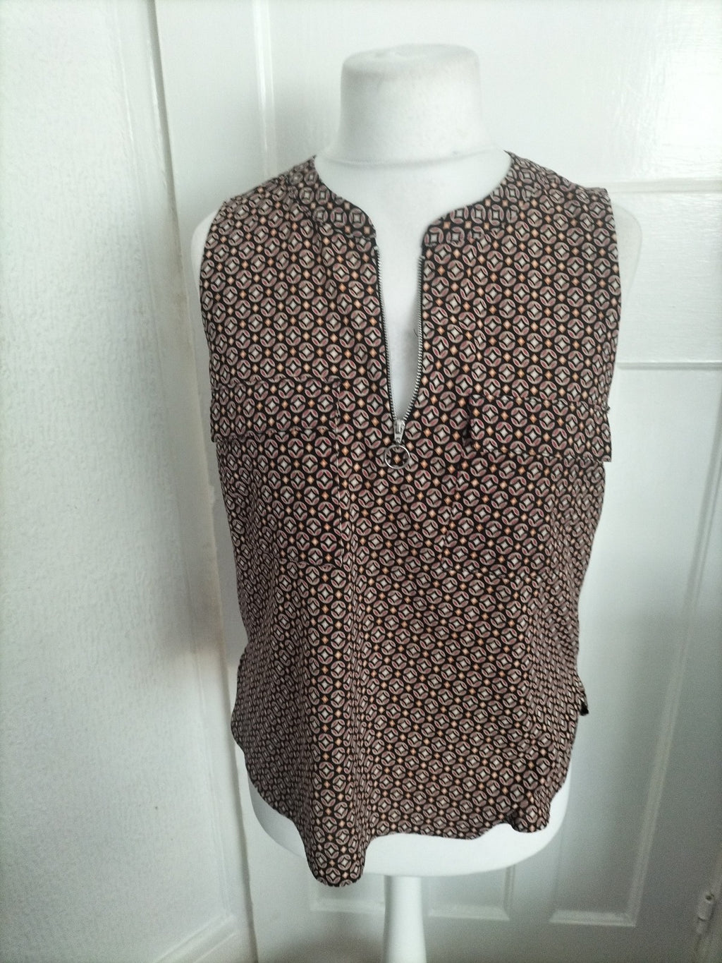 Ladies Tu Size 12 Red/Black/Orange Sleeveless Blouse
