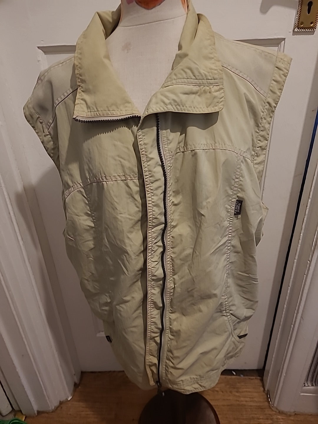 Mens Giani Feroti Size 2XL Beige Sleeveless Zip Through Coat