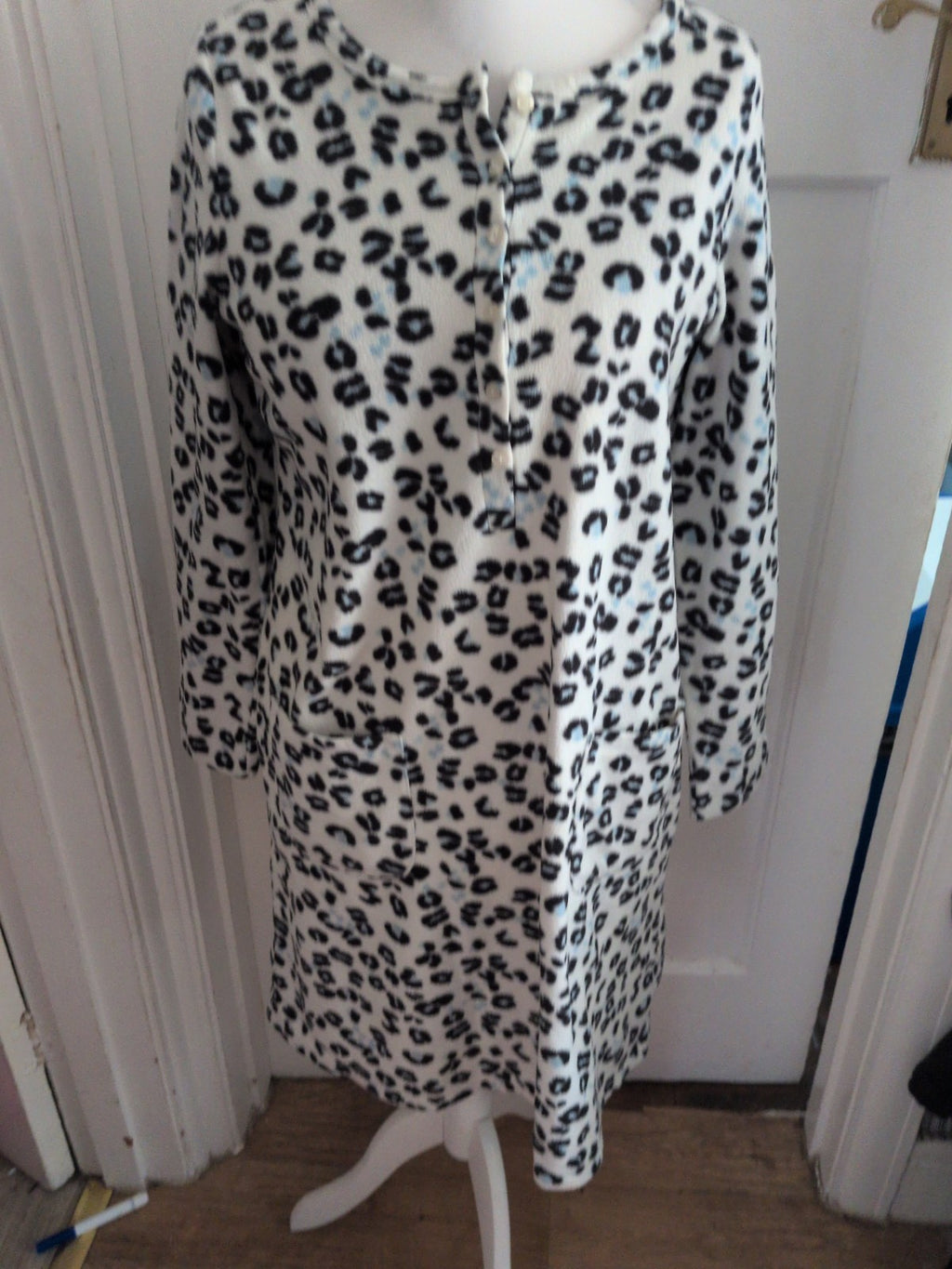 Marks And Spencer 14 White Black Blue Leopard Print Long Sleeved Nightwear
