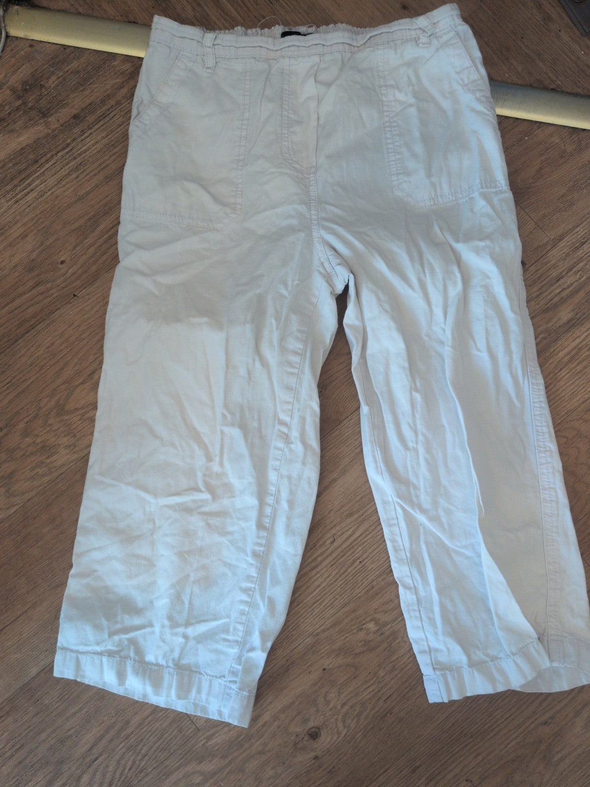 Simply Be 10 White Elasticated Crop Trousers
