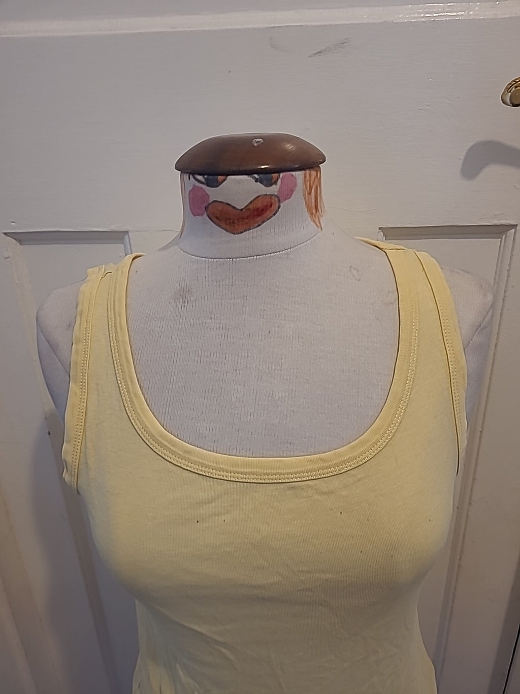 Ladies Tu Size 14 Lemon Sleeveless Vest/Tank Top(Has Few Marks On Front)