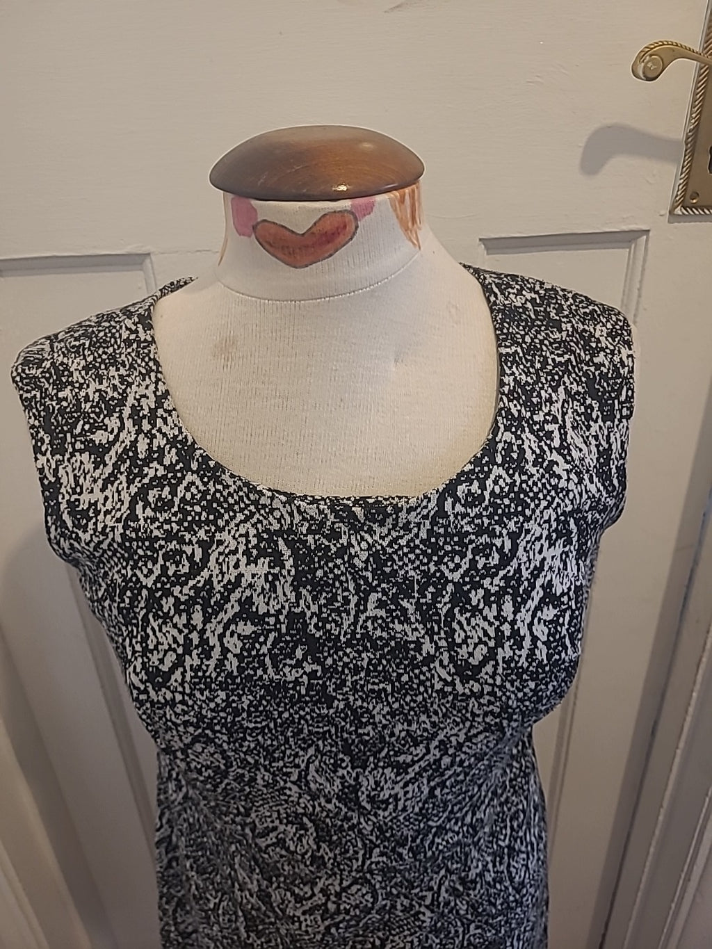Ladies Next Size 10 White Black Sleeveless Lined Dress