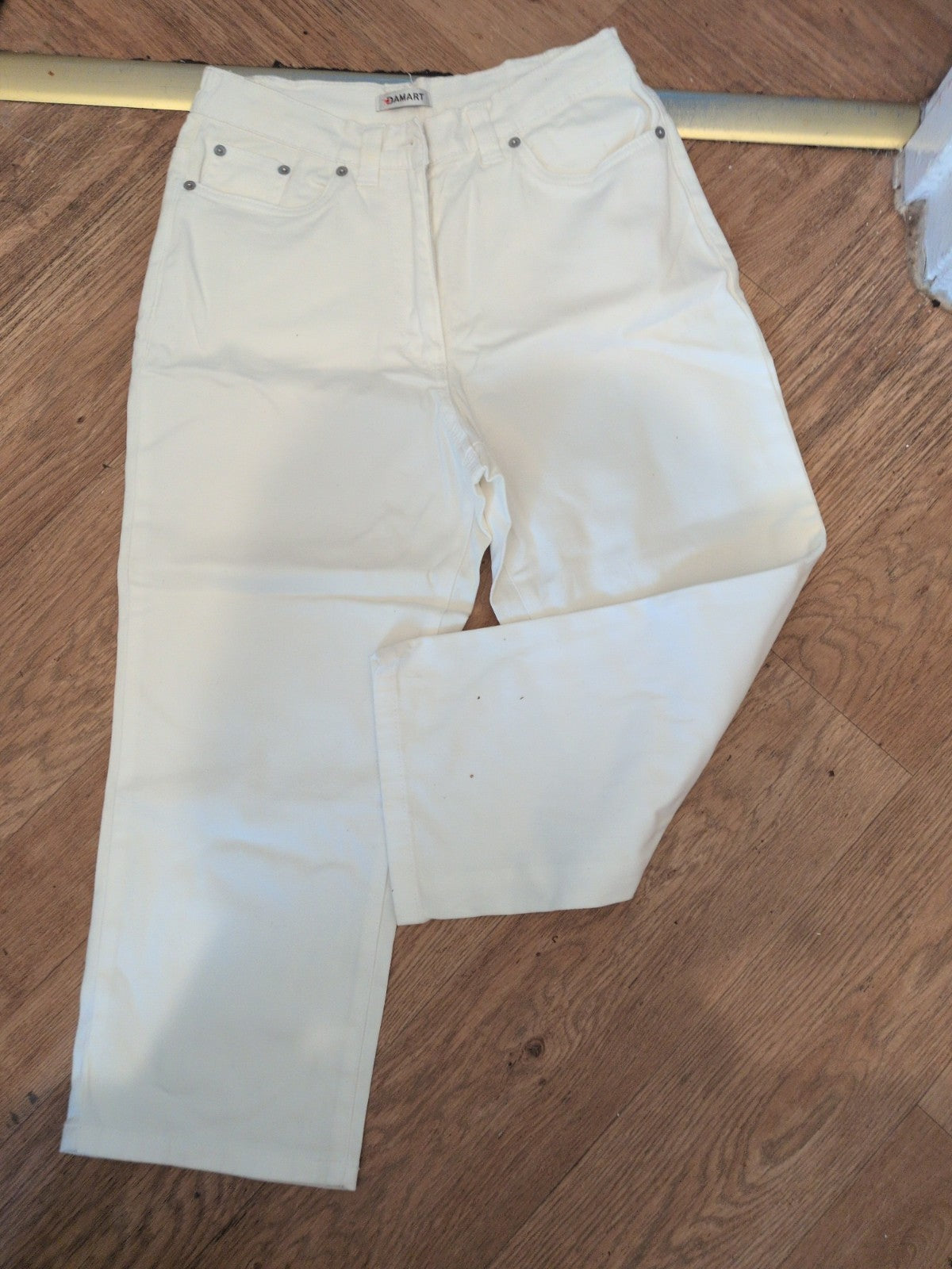 Damart 8 White Denim Cropped Jeans Straight