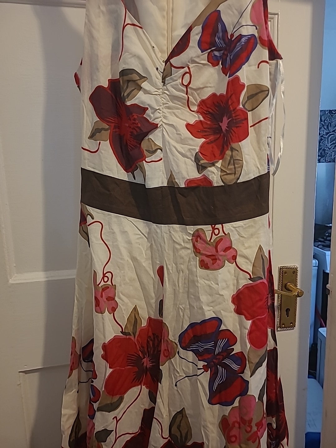 Ladies Fever Size 8 Cream/Red/Purple Floral Long Length Dress