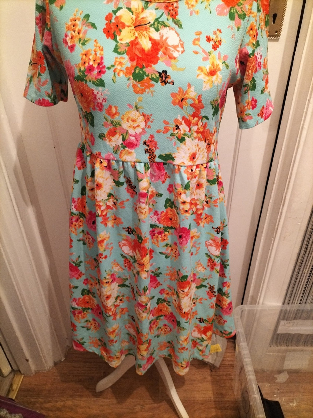 Brand New Ladies ASOS Maternity Size 14 Bright Floral Short Sleeved Dress