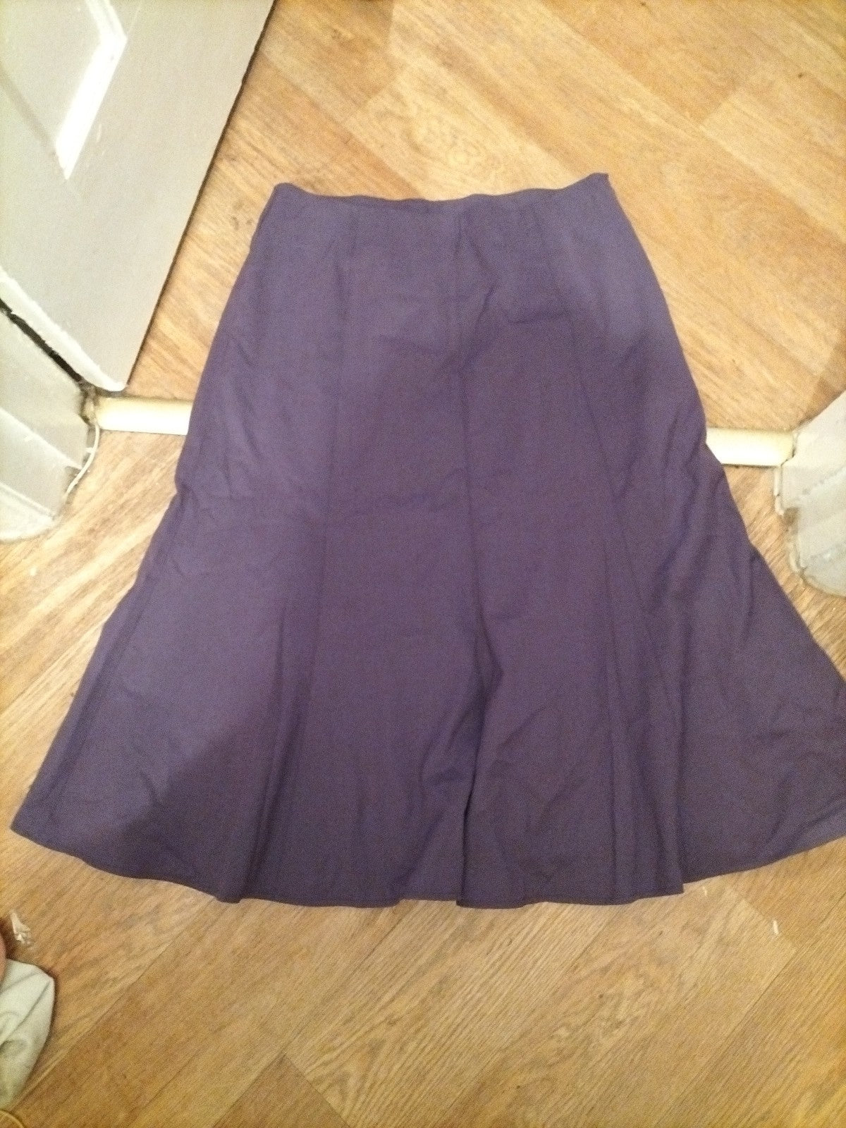 Ladies Artigiano Size Large Purple Flare Skirt