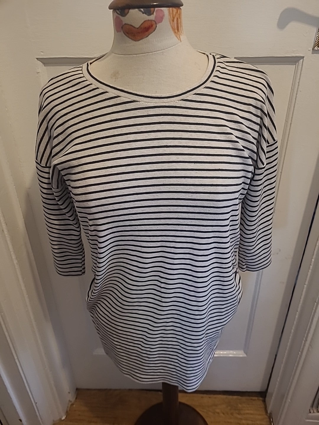 Ladies New Look Maternity Size 8 Cream And Black Striped Tshirt