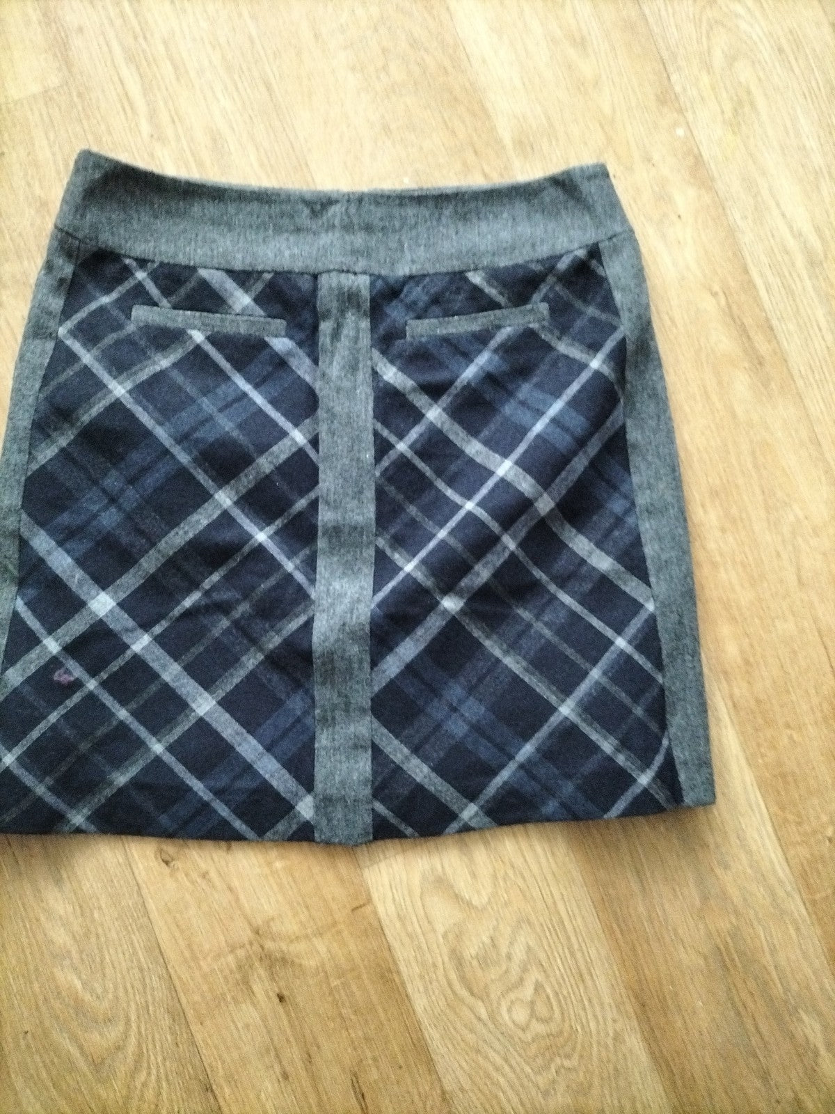 Ladies Autograph Size 10 Navy Mix Patterned Skirt
