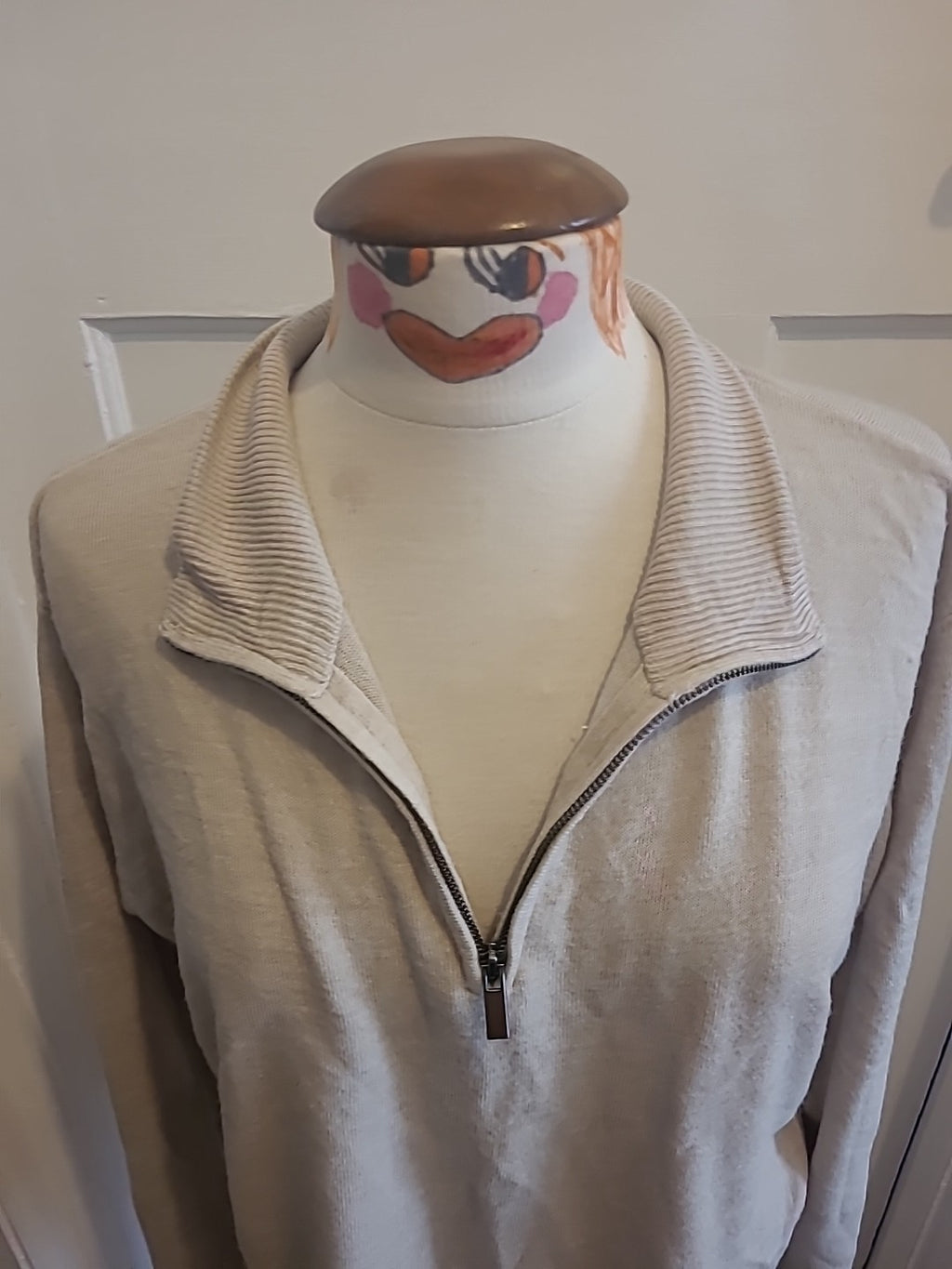 Mens Easy Size Large Beige Long Sleeve Jumper