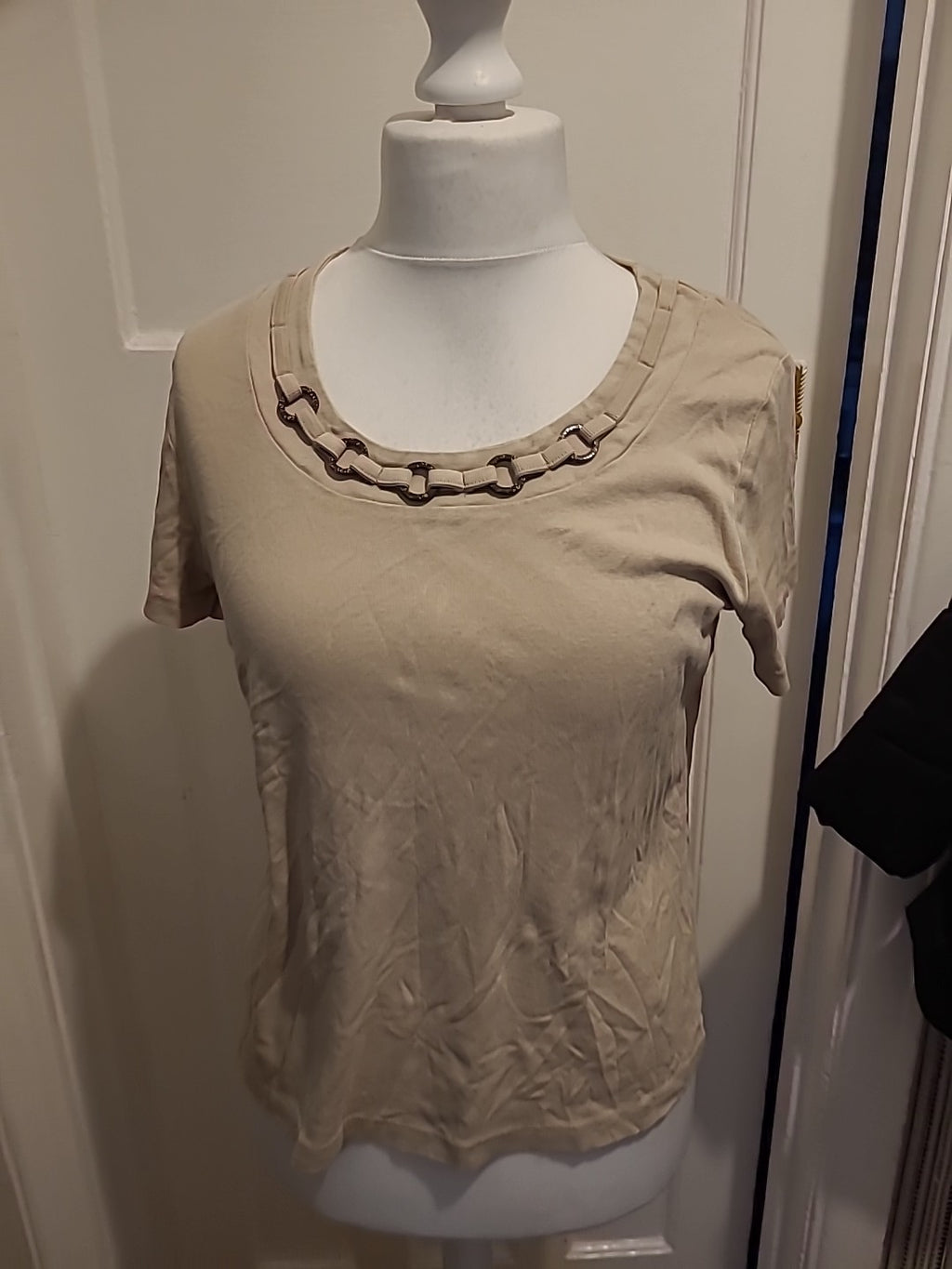 Ladies BM Size M Beige Short Sleeved Detail Neck Tshirt