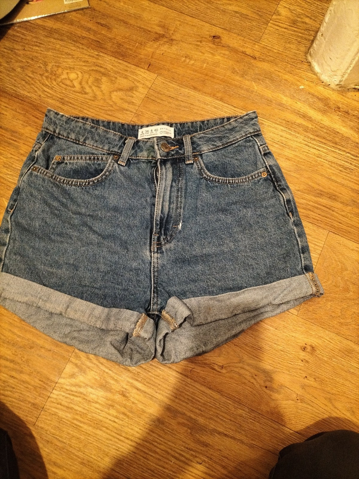 Ladies Denim&Co Size 8 Denim Hot Pants Tuen Up Hem