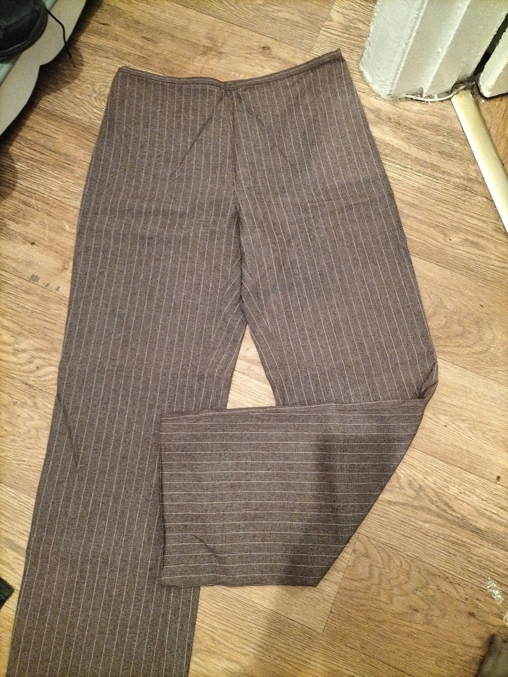 Ladies Janet Wise Size 46 Purple And White Striped Trousers