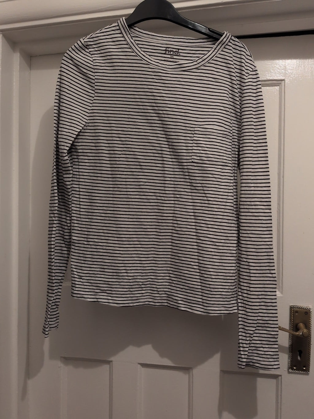 Find XS White Stripe Long Sleeved T-shirt Top