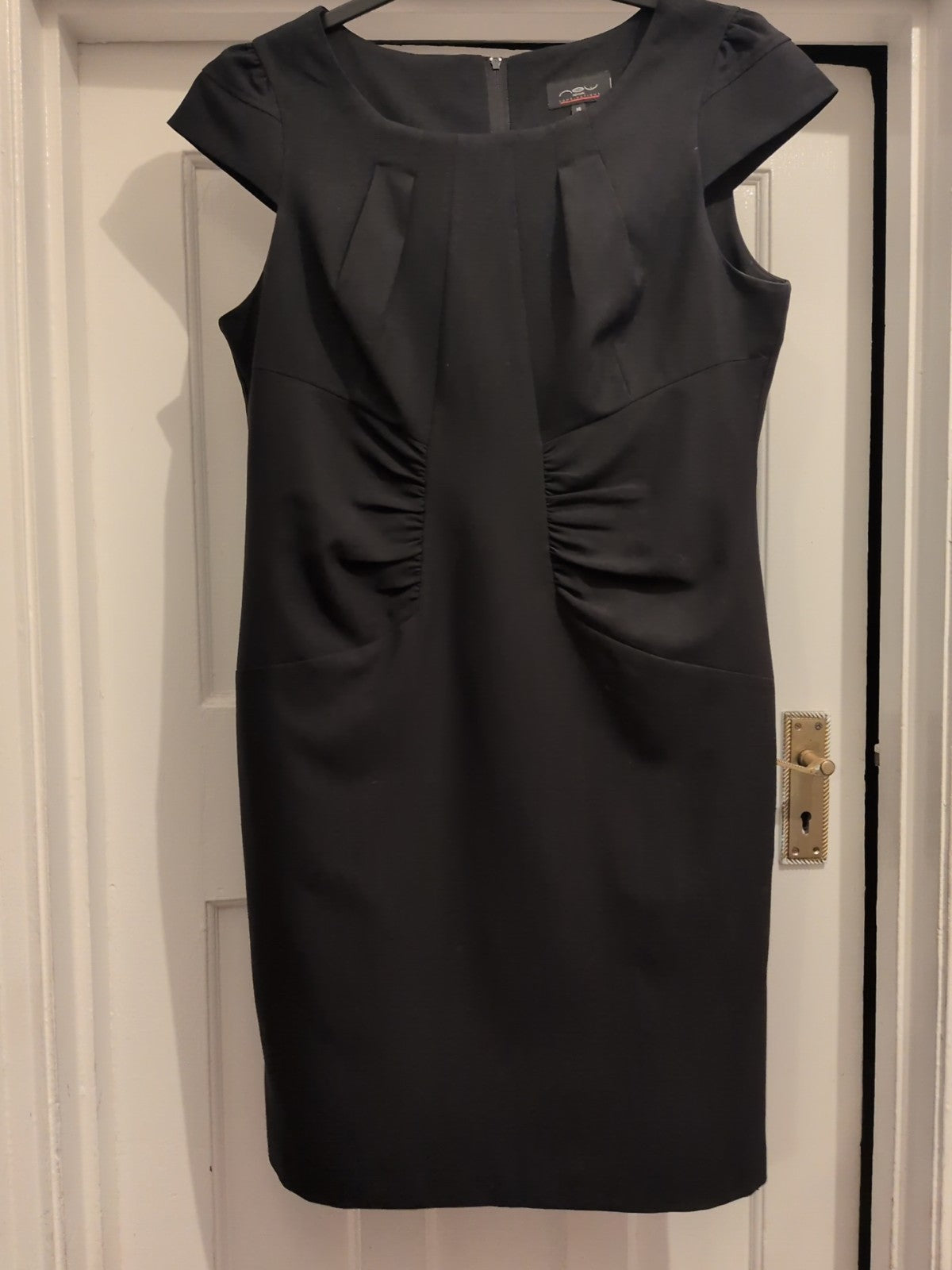 New Look 16 Black Sleeveless Slight Ruched Dress Lined