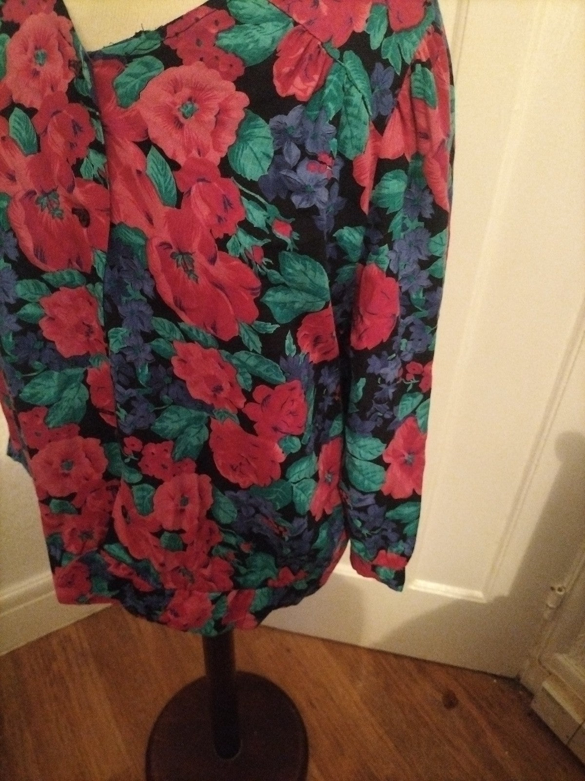 Ladies Top Notch Size 12 Multi Floral Buttoned Blouse