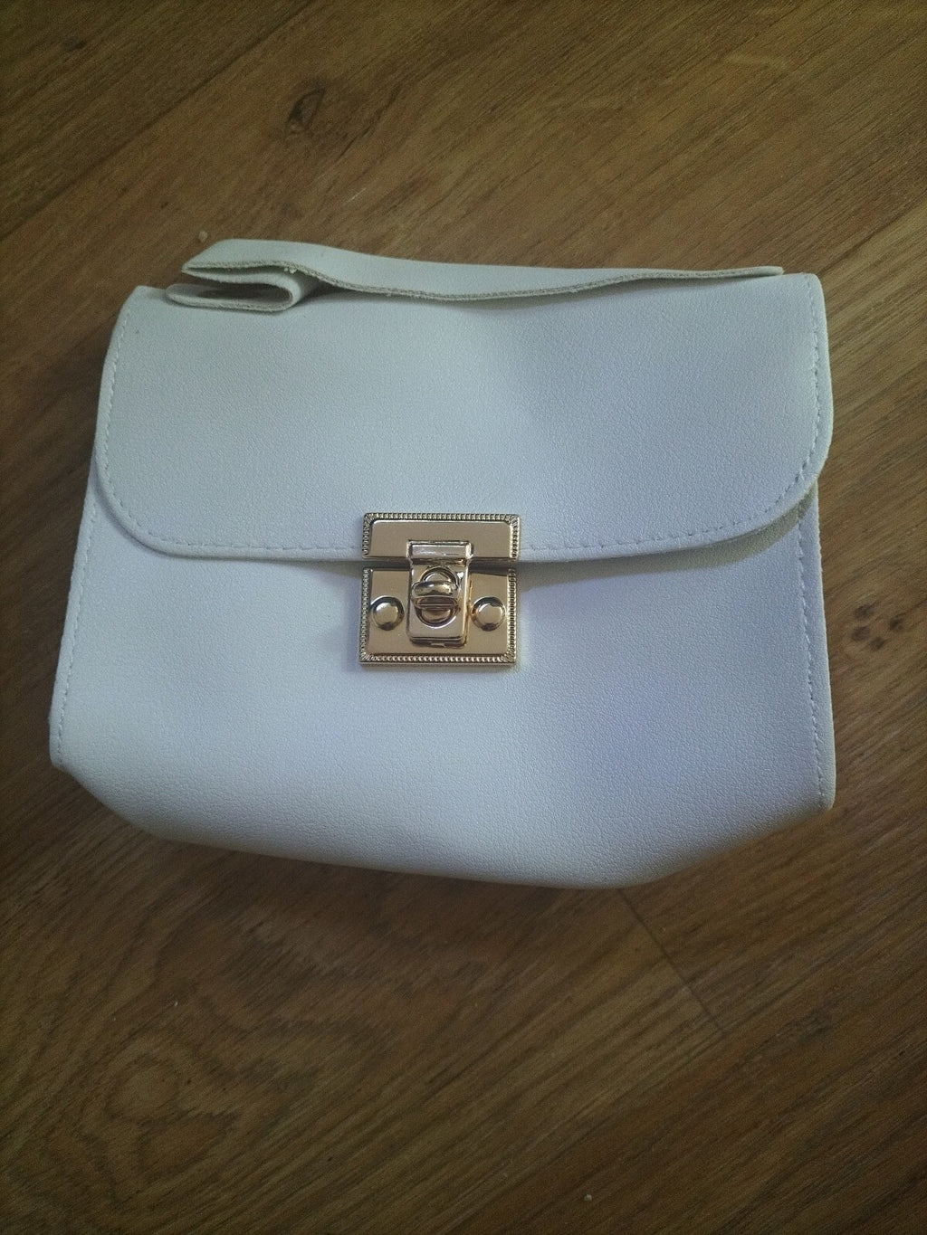 Brand New Ladies White Faux Leather Small Square Chain Crossbody Bag