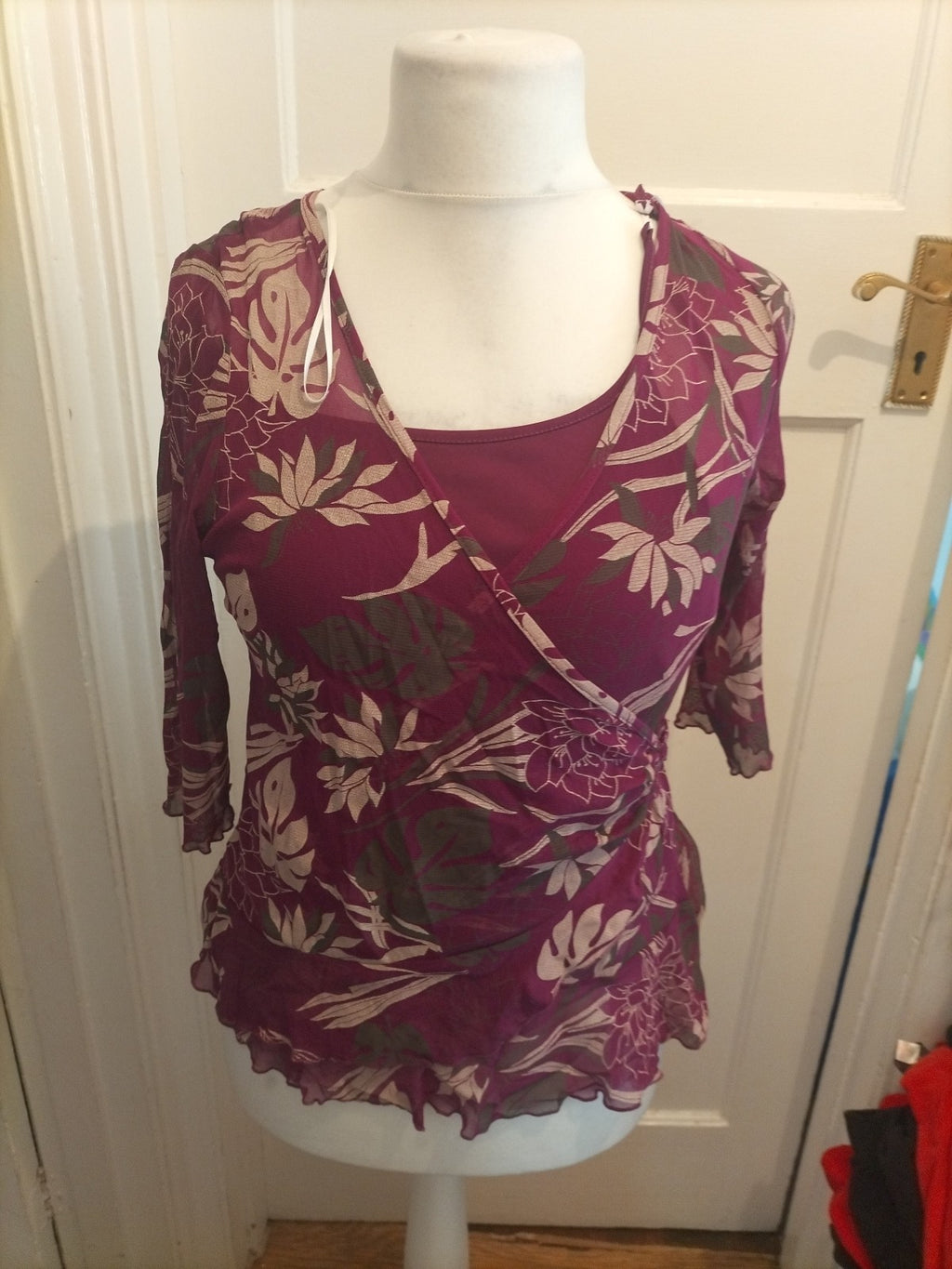 Ladies Editions Size 16 Purple Floral Lined Half Sleeved Blouse