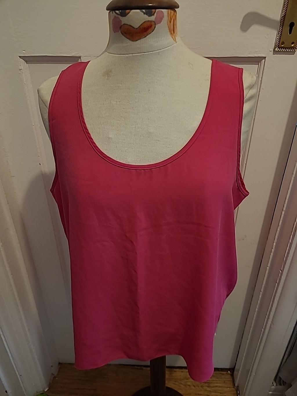 Ladies Matalan Size 18 Cerise Sleeveless Top(small Mark On Front)