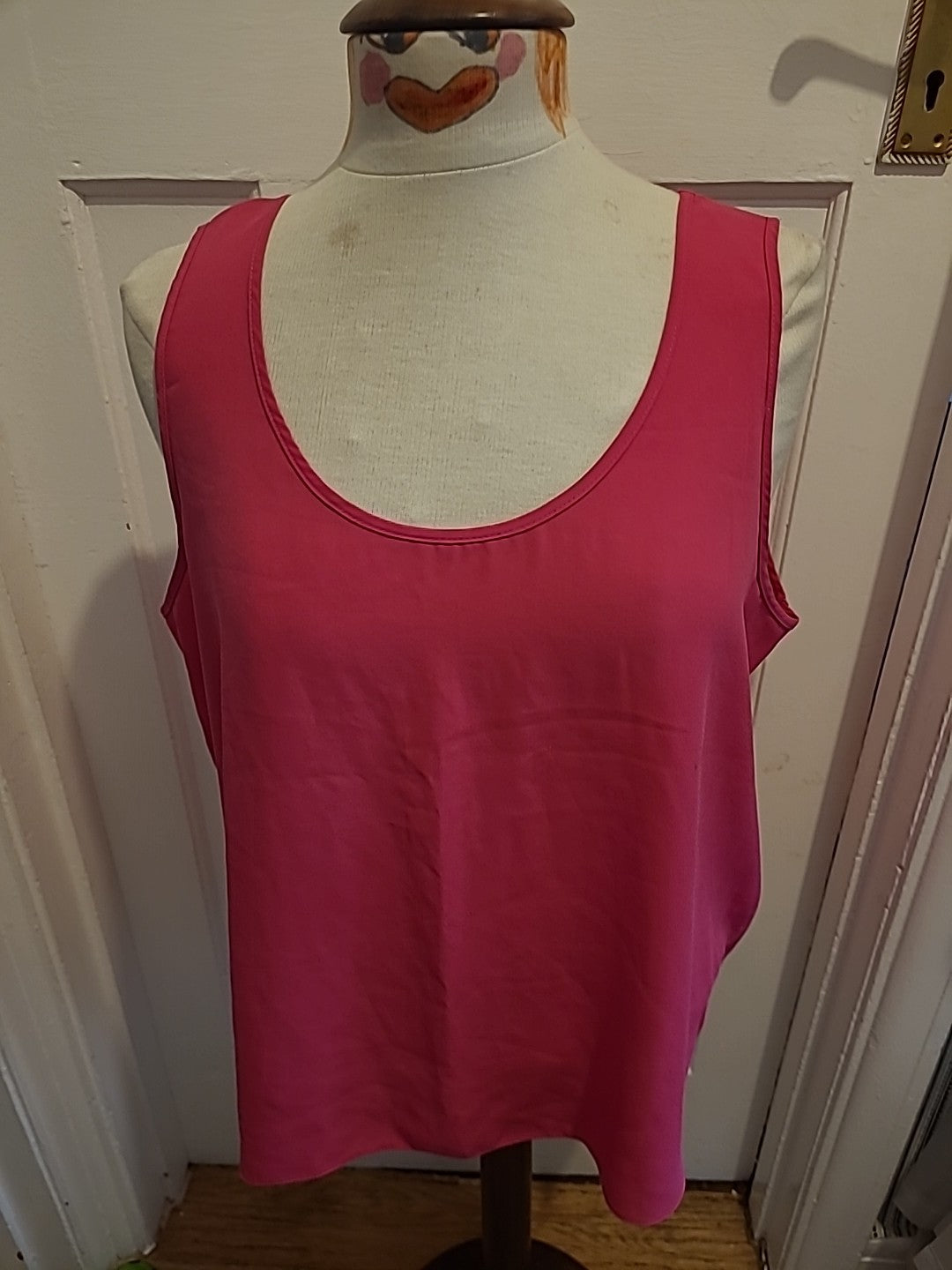 Ladies Matalan Size 18 Cerise Sleeveless Top(small Mark On Front)