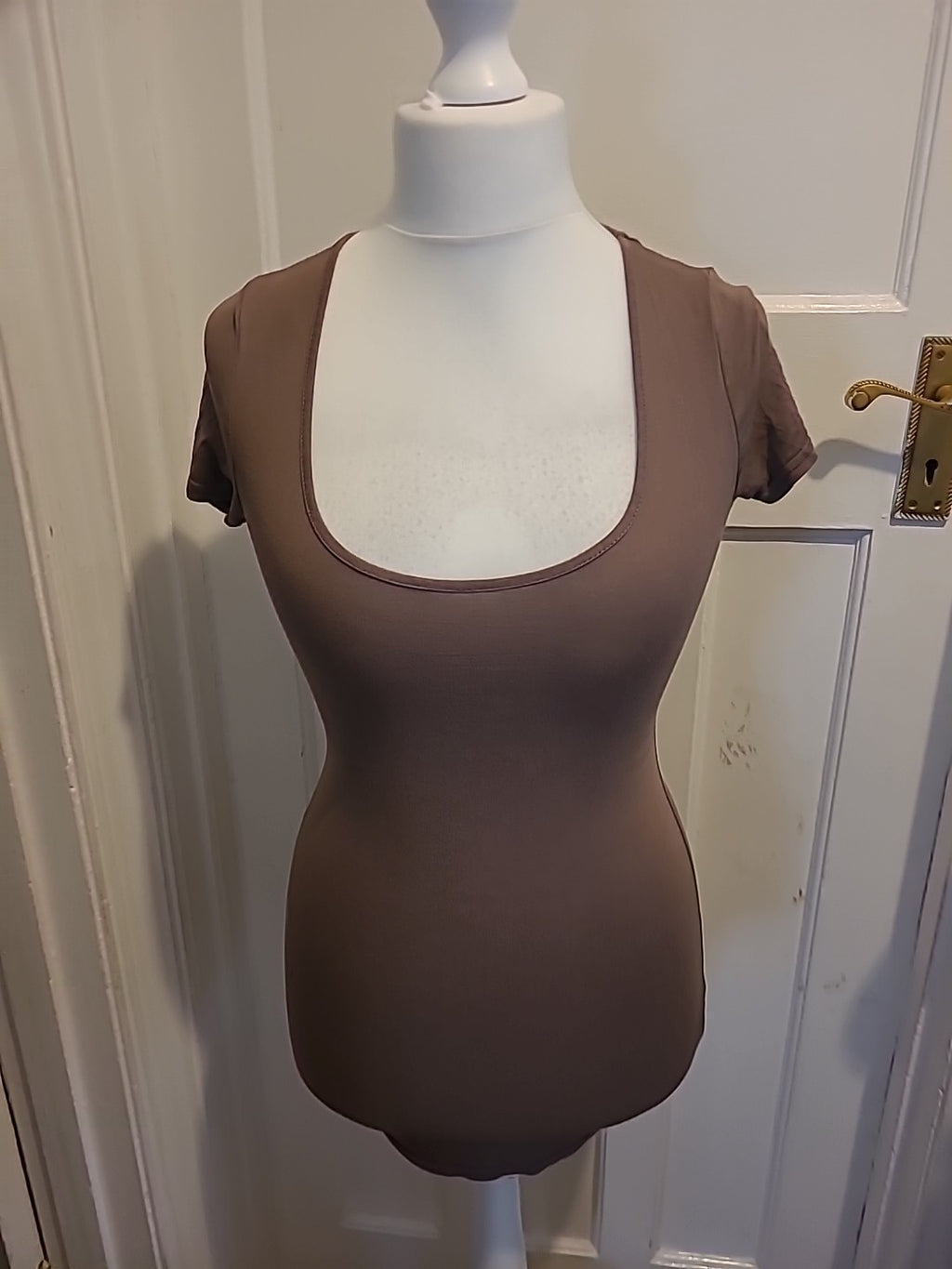 Ladies Prettylittlething Size 8 Brown Short Sleeved Pencil Dress