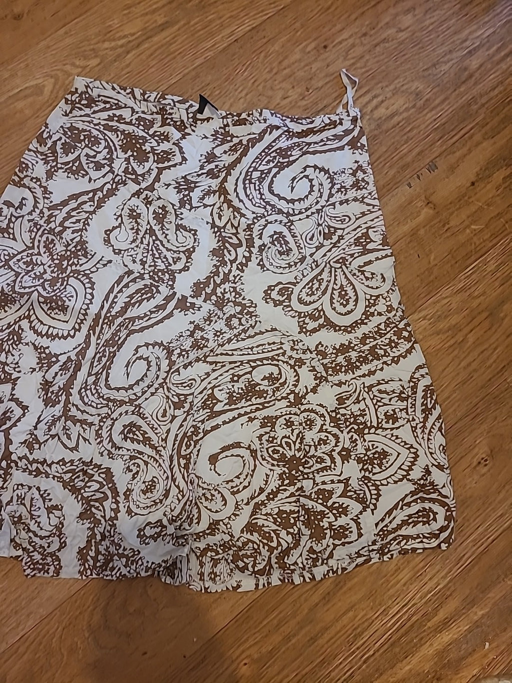 Ladies Gap Size 6 Brown Cream Flare Skirt