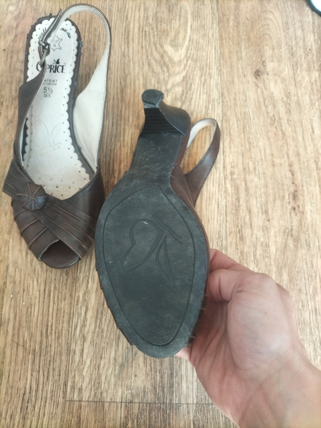Ladies Caprice Size 5.5 Brown Small Heel Slip On Sandel