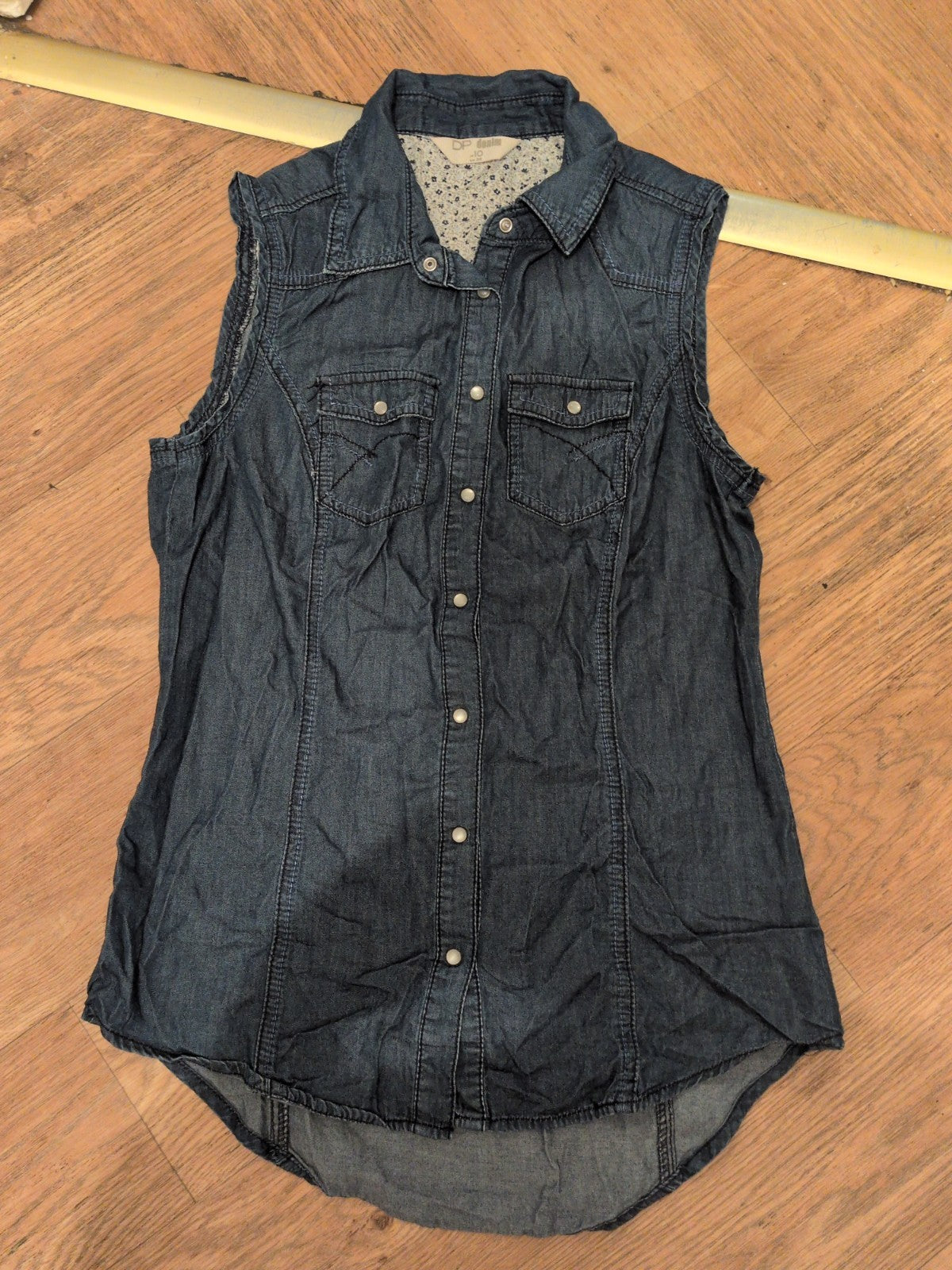 Ladies Dorothy Perkins Size 10 Denim Collared Sleeveless Top