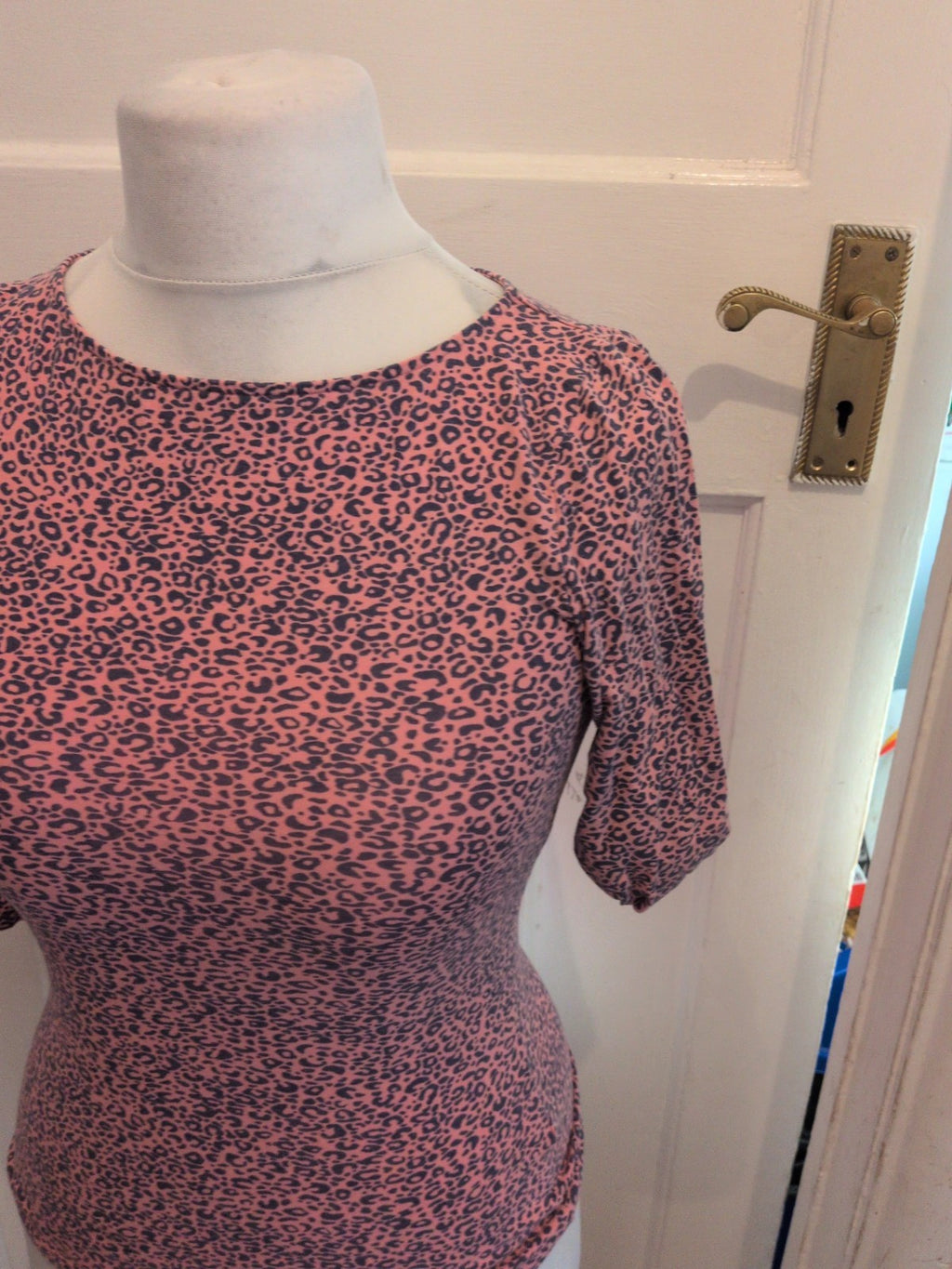 Ladies Small Pink Leopard Print 3/4 Sleeve T-shirt