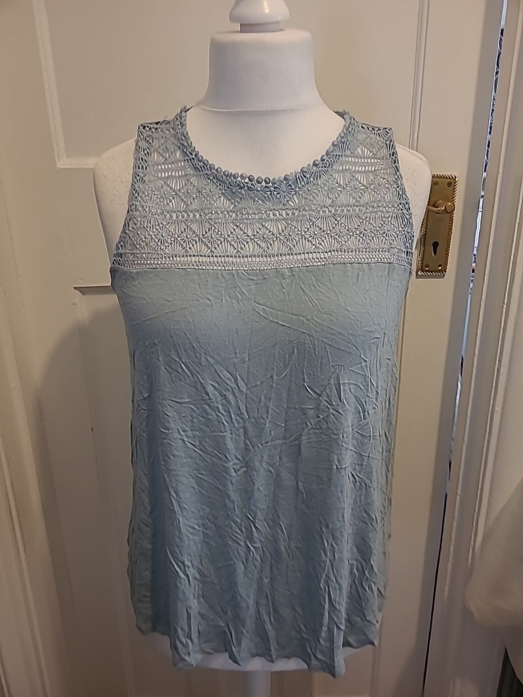 Ladies H&M Size Medium Pale Teal Sleeveless Blouse
