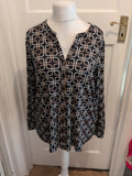 Ladies Amisu Size Large Black Patterned Long Sleeve Blouse