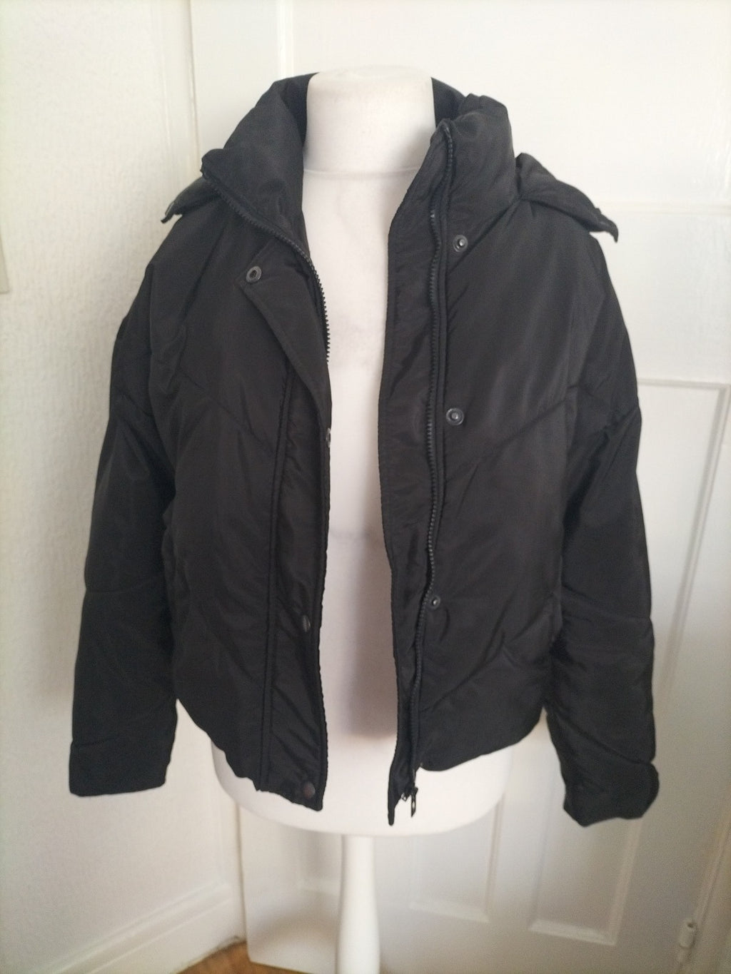 Ladies Size 12 Black Long Sleeved Puffer Jacket