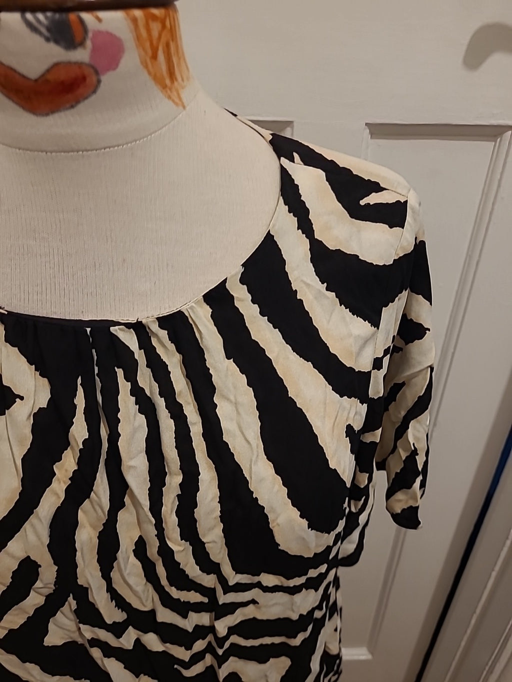 Ladies Roman Size 14 Black/Beige/Cream Short Sleeved Blouse
